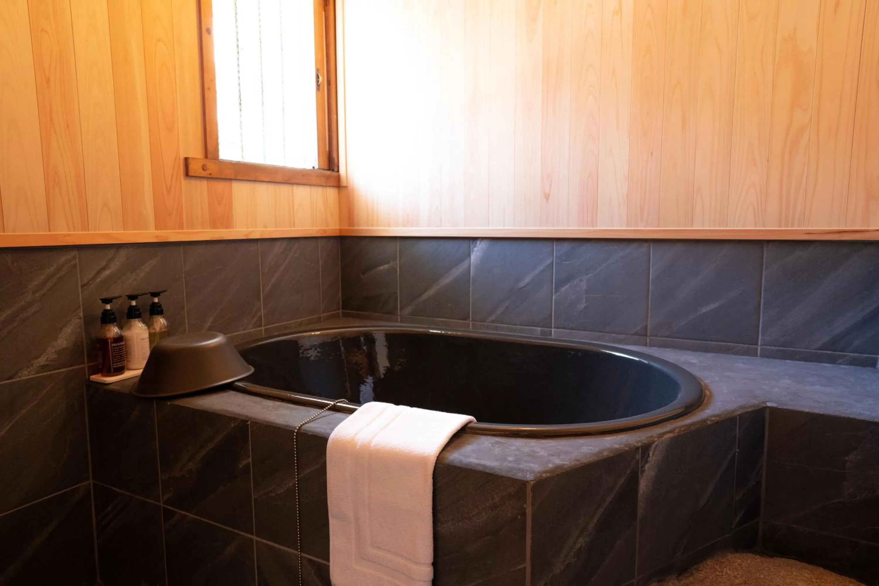 Hot Tub in Satoyama Hotel Kanenone Tamba