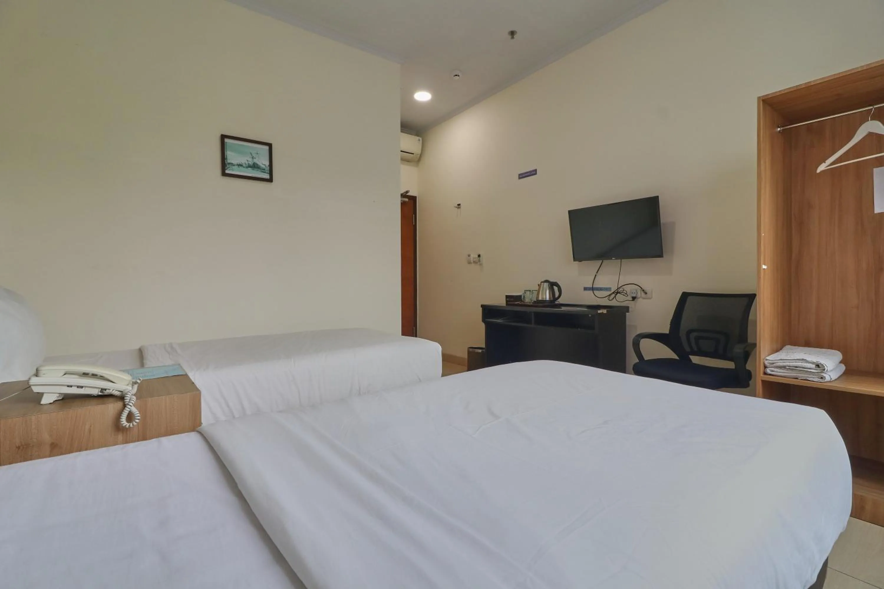 Bedroom in Aranis Hotel