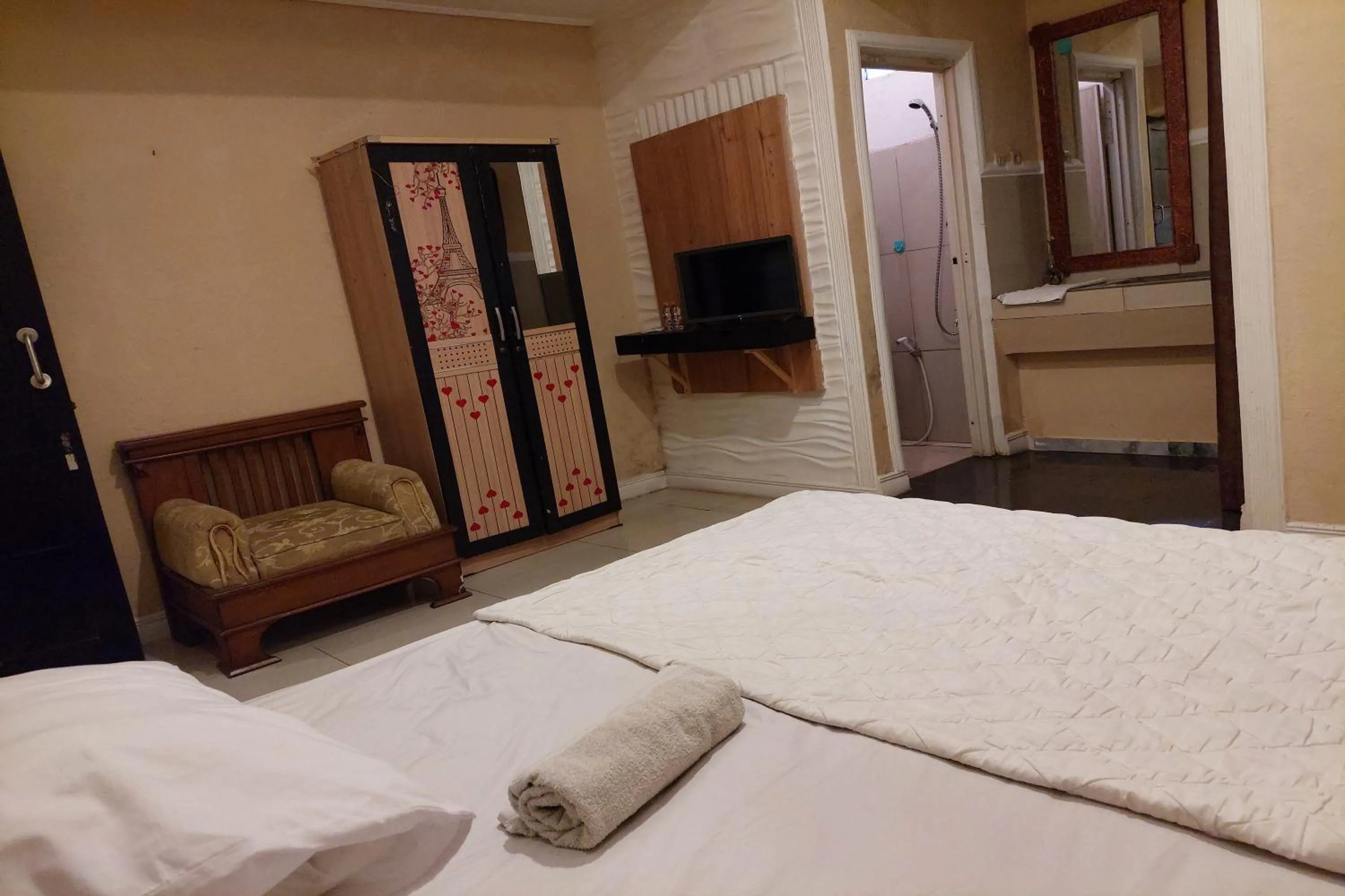 Bed in Pondok Sabaraya Haji Juanda Cikampek Purwakarta