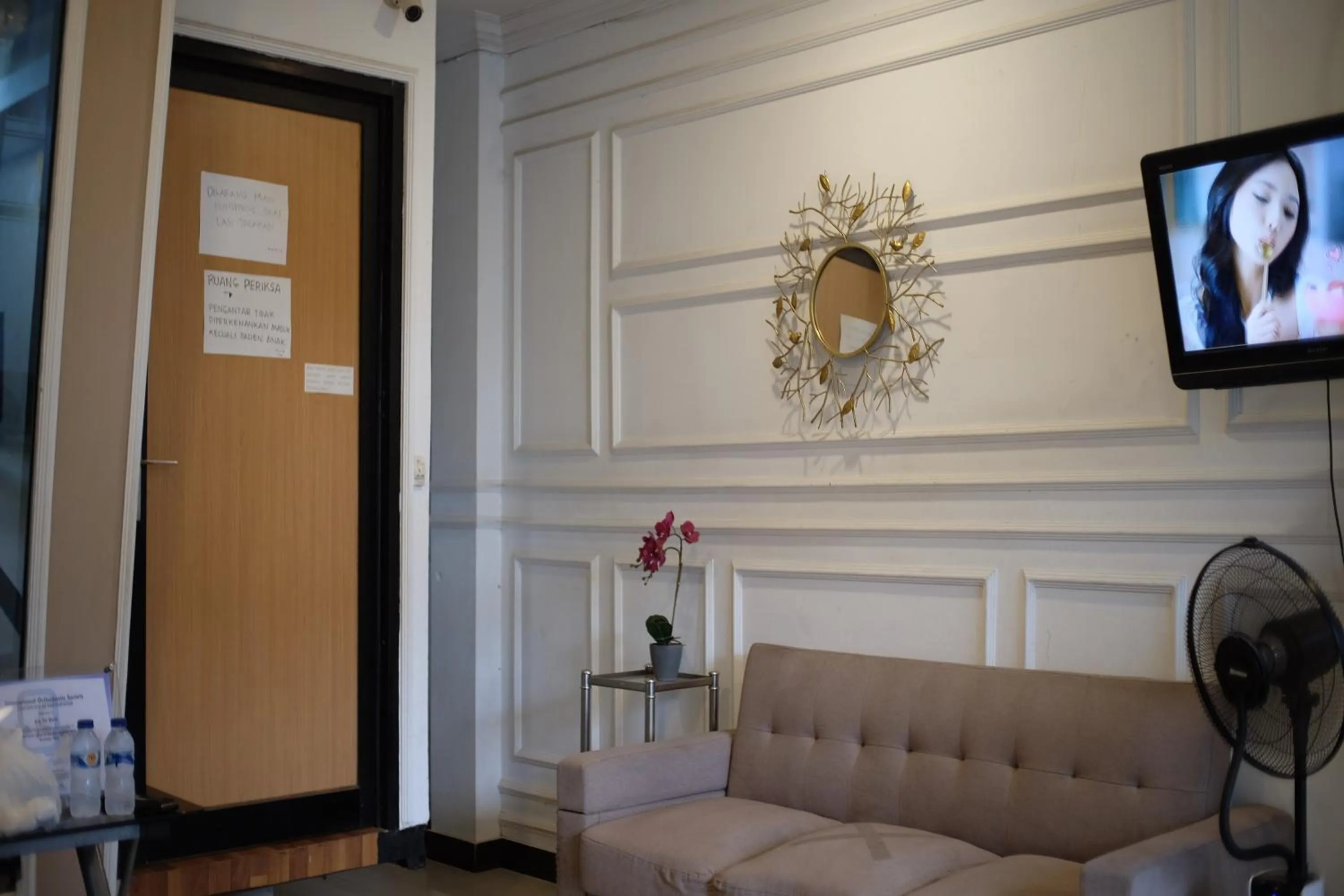 Seating area in Pondok Sabaraya Haji Juanda Cikampek Purwakarta