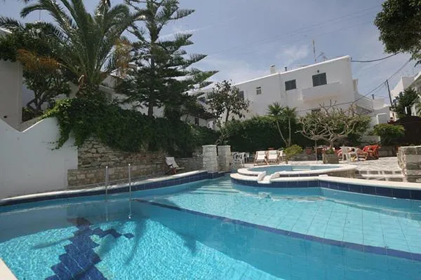 Swimming pool in Atlantis Hotel