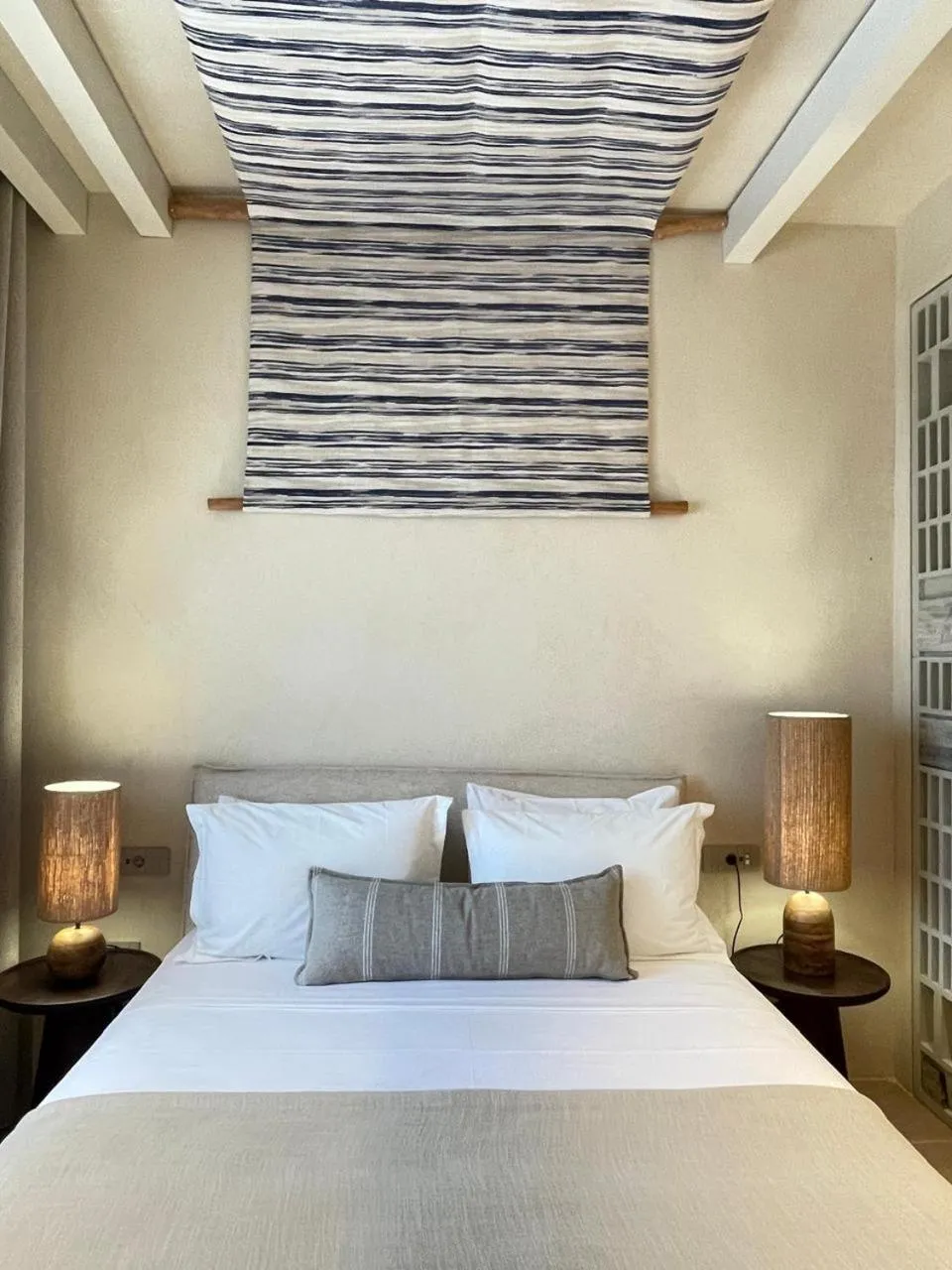 Bedroom, Bed in Atlantis Hotel