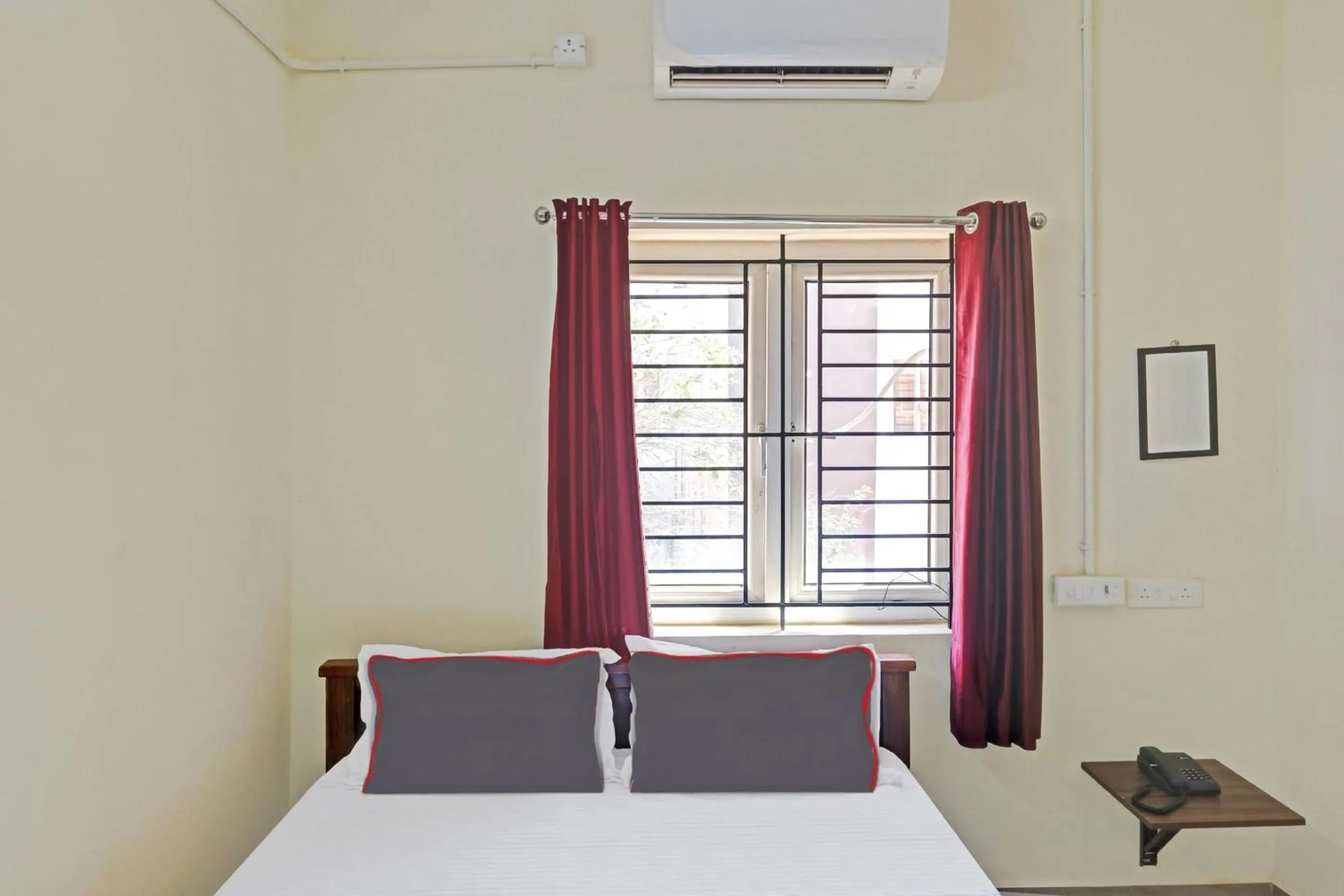 Bedroom, Bed in Collection O Orchid Residency Medavakkam
