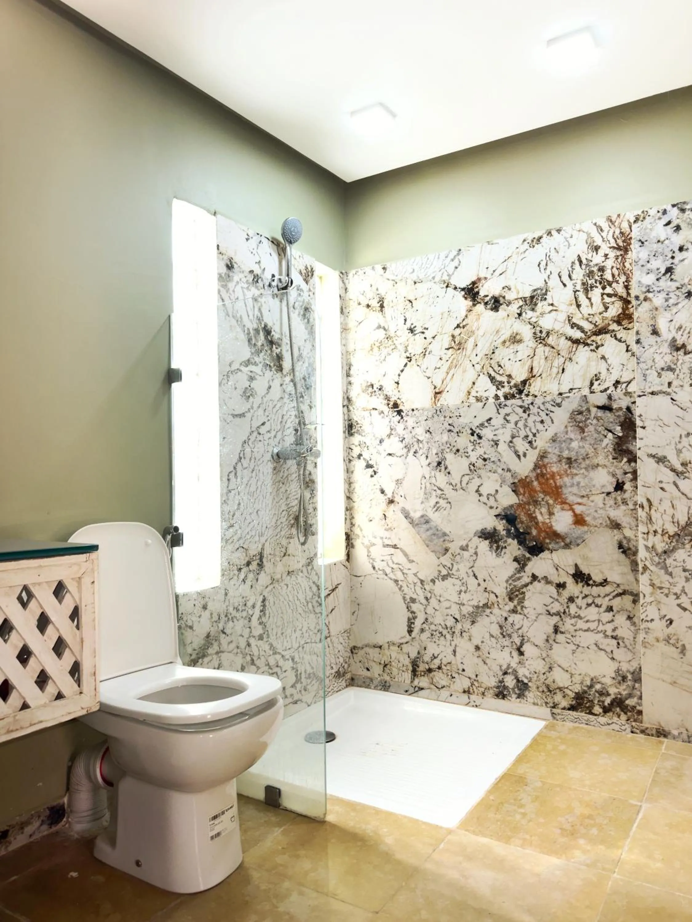 Shower in Riad salix d'agafay