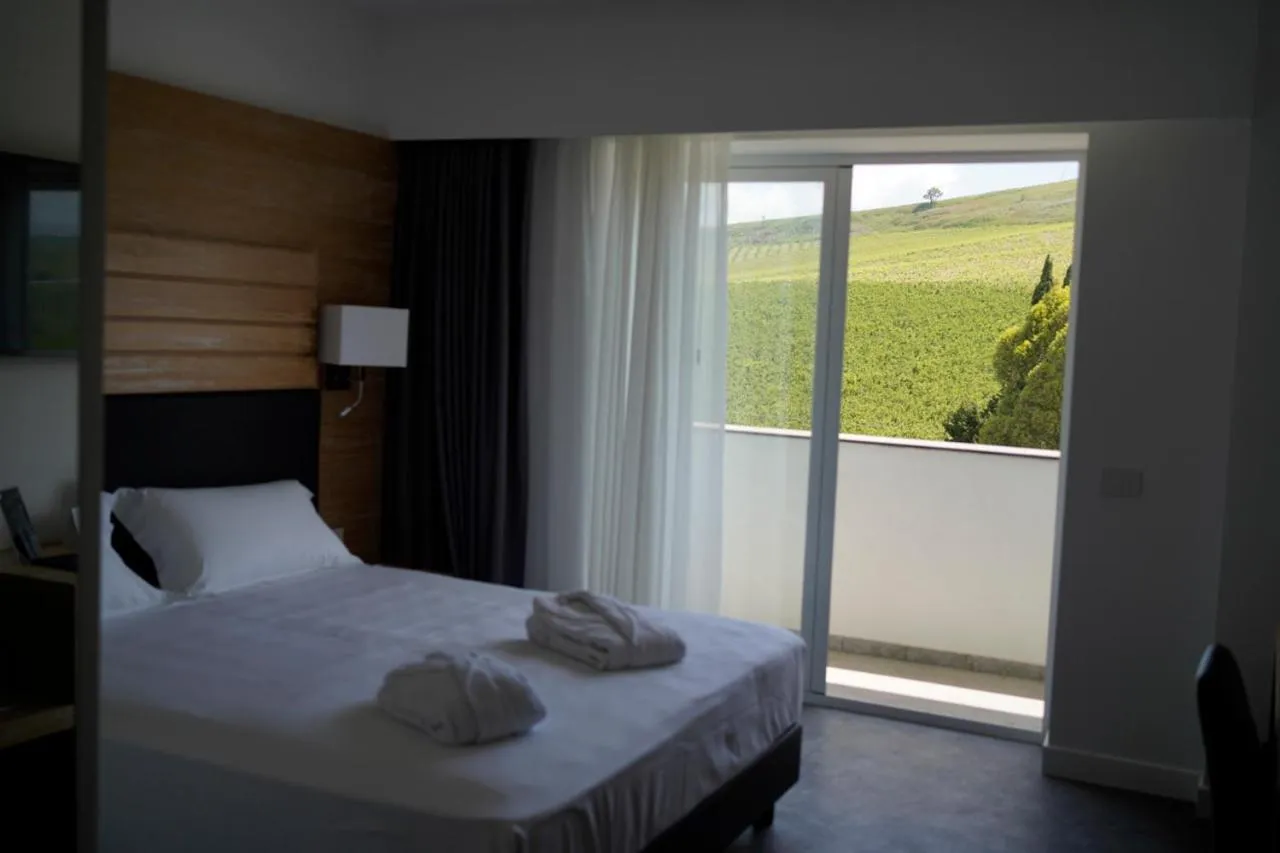 Natural landscape, Bed in PM Hotel