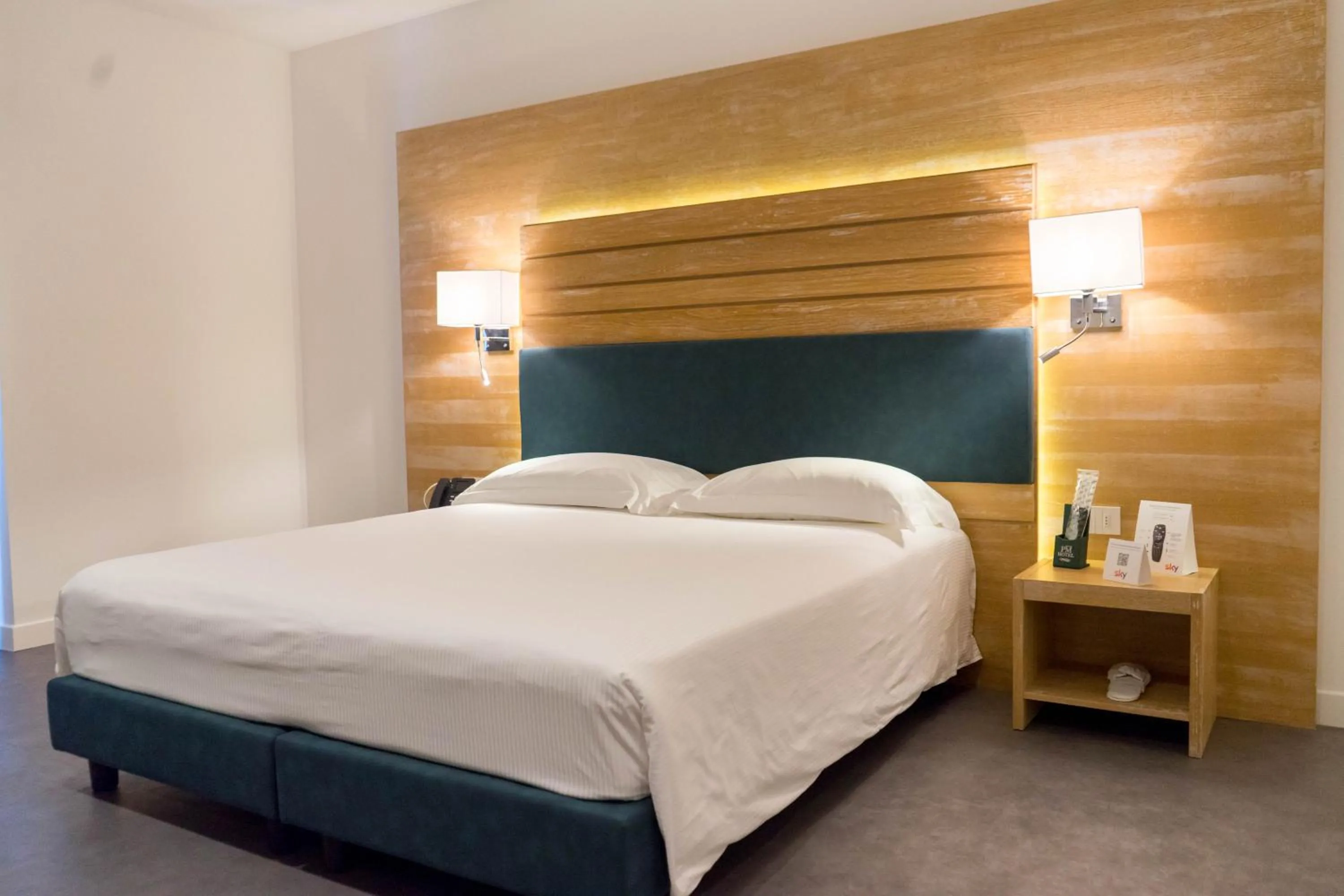 Bedroom, Bed in PM Hotel