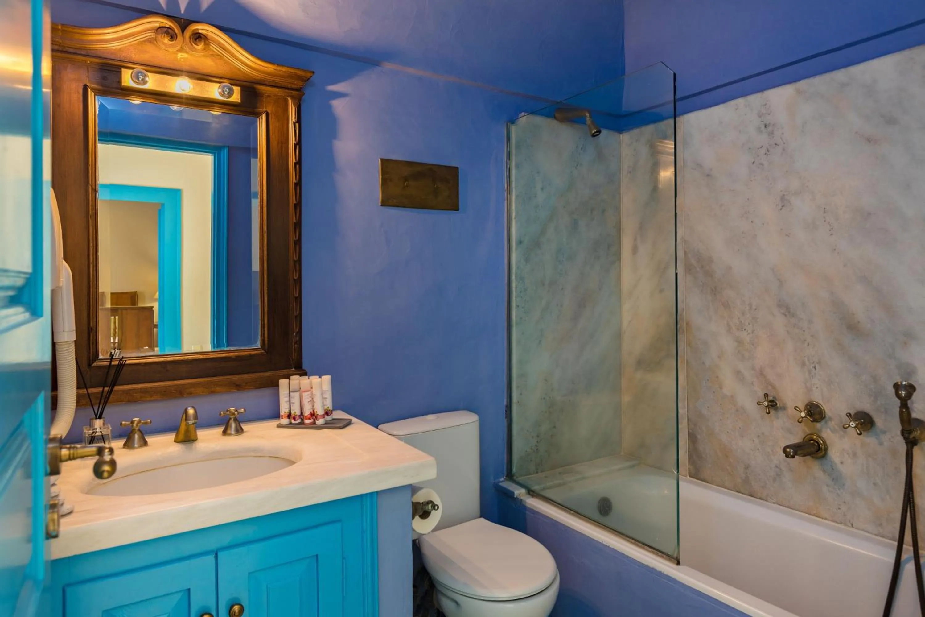 Bathroom in Zannos Melathron