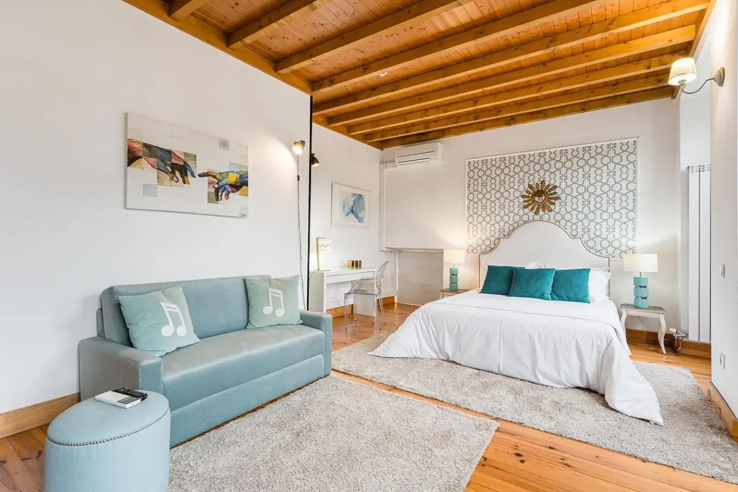 Suite in R3 Service - Five Senses in Coimbra Suite in R3 Service - Five Senses in Coimbra