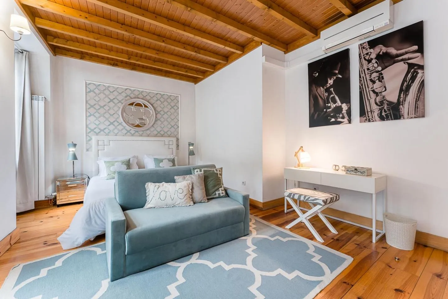 Bed in R3 Service - Five Senses in Coimbra