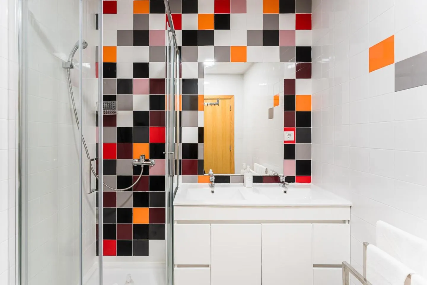 Shower in R3 Service - Five Senses in Coimbra