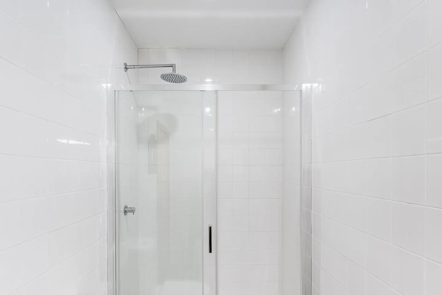 Shower in R3 Service - Five Senses in Coimbra