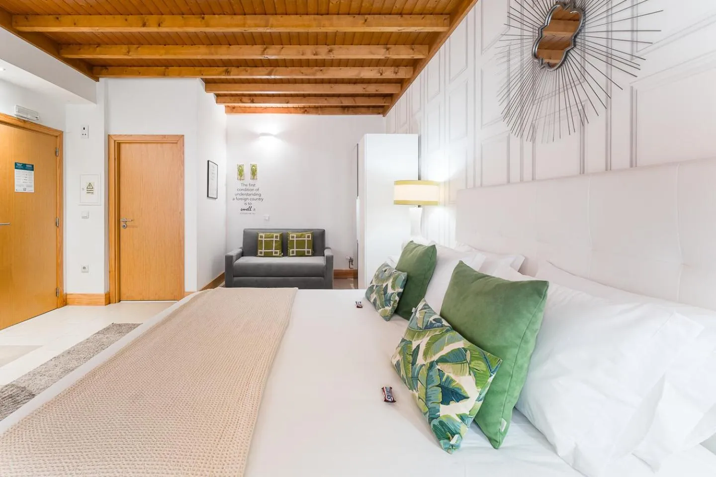 Bed in R3 Service - Five Senses in Coimbra