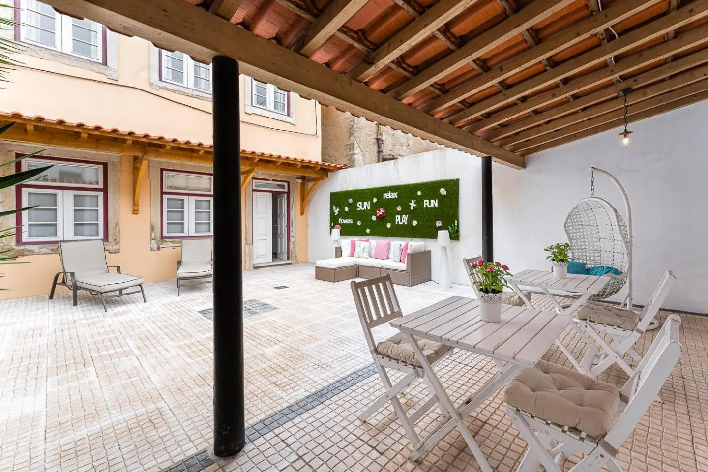 Property building in R3 Service - Five Senses in Coimbra