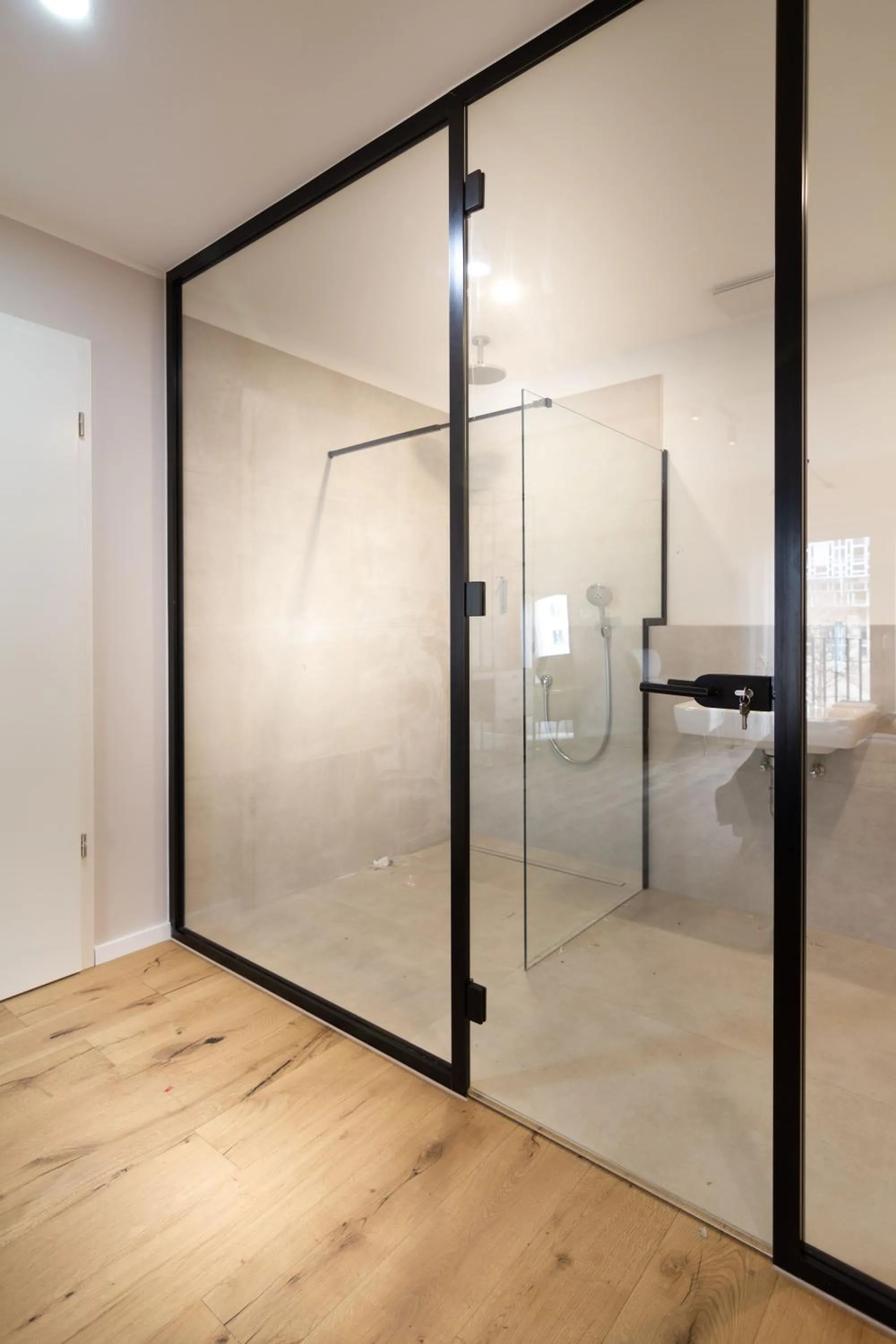 Shower in Sleep Inn Medienhafen Suites