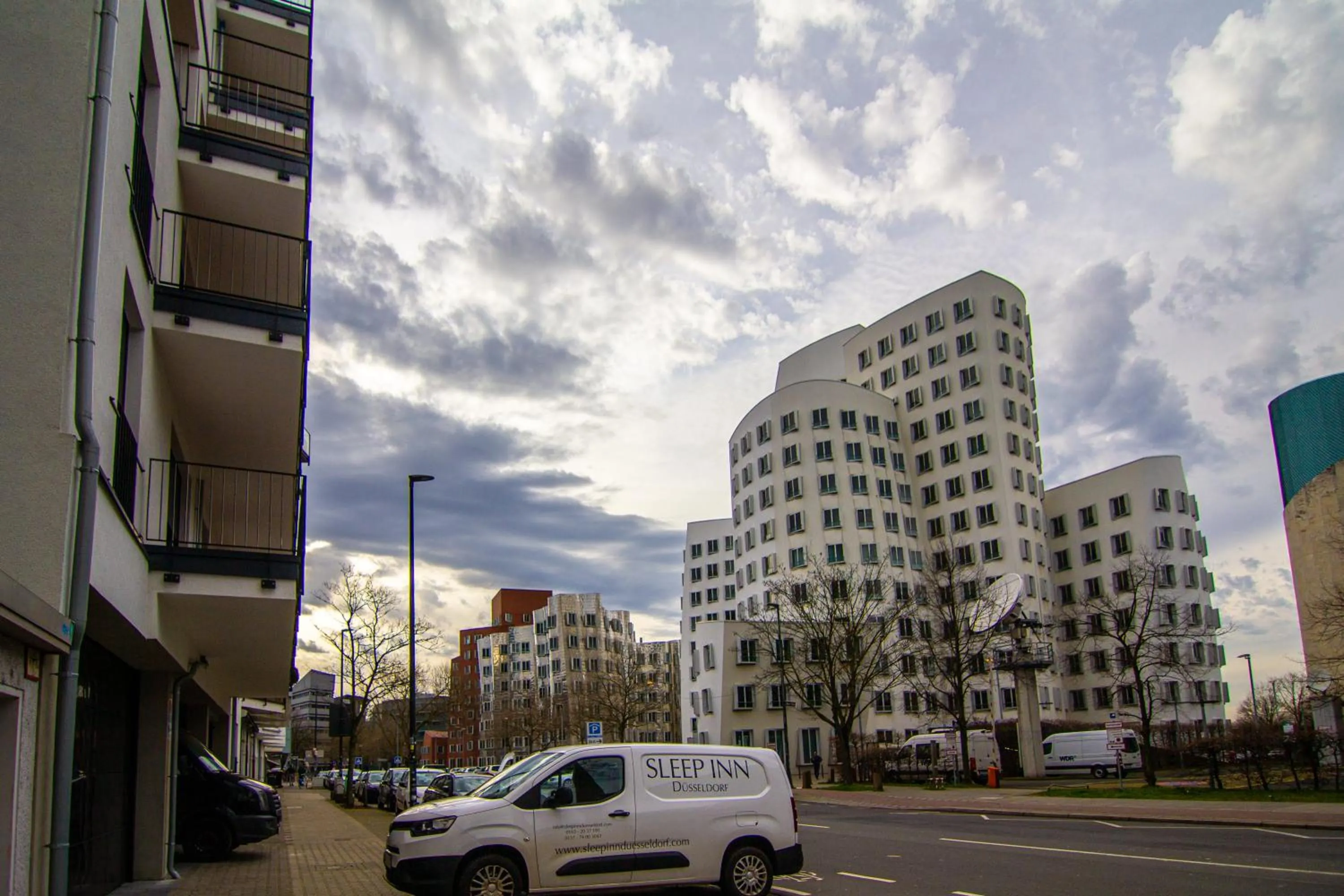 Neighbourhood in Sleep Inn Medienhafen Suites