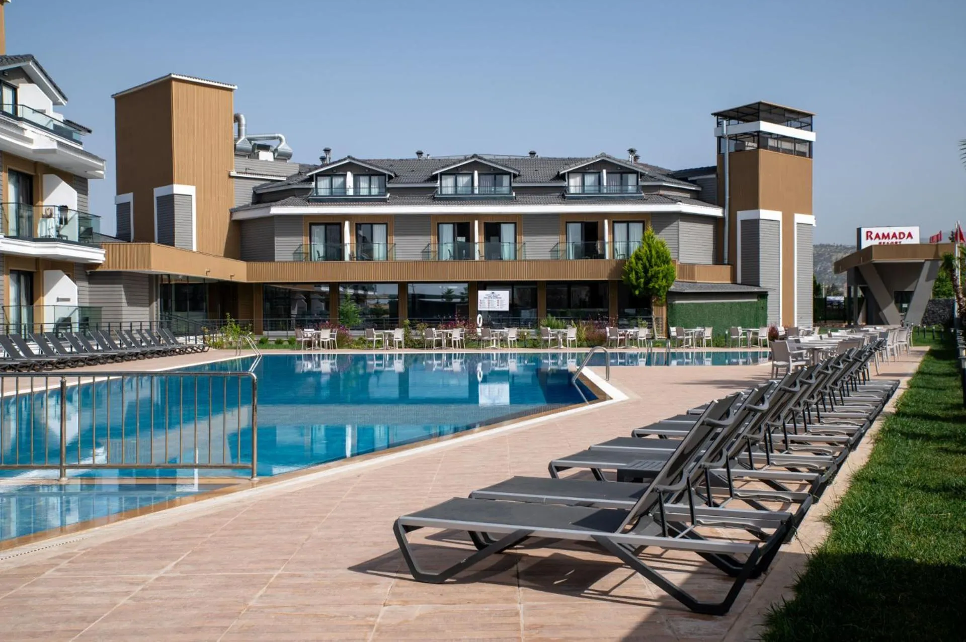 Swimming pool in Ramada Resort by Wyndham Pamukkale Thermal