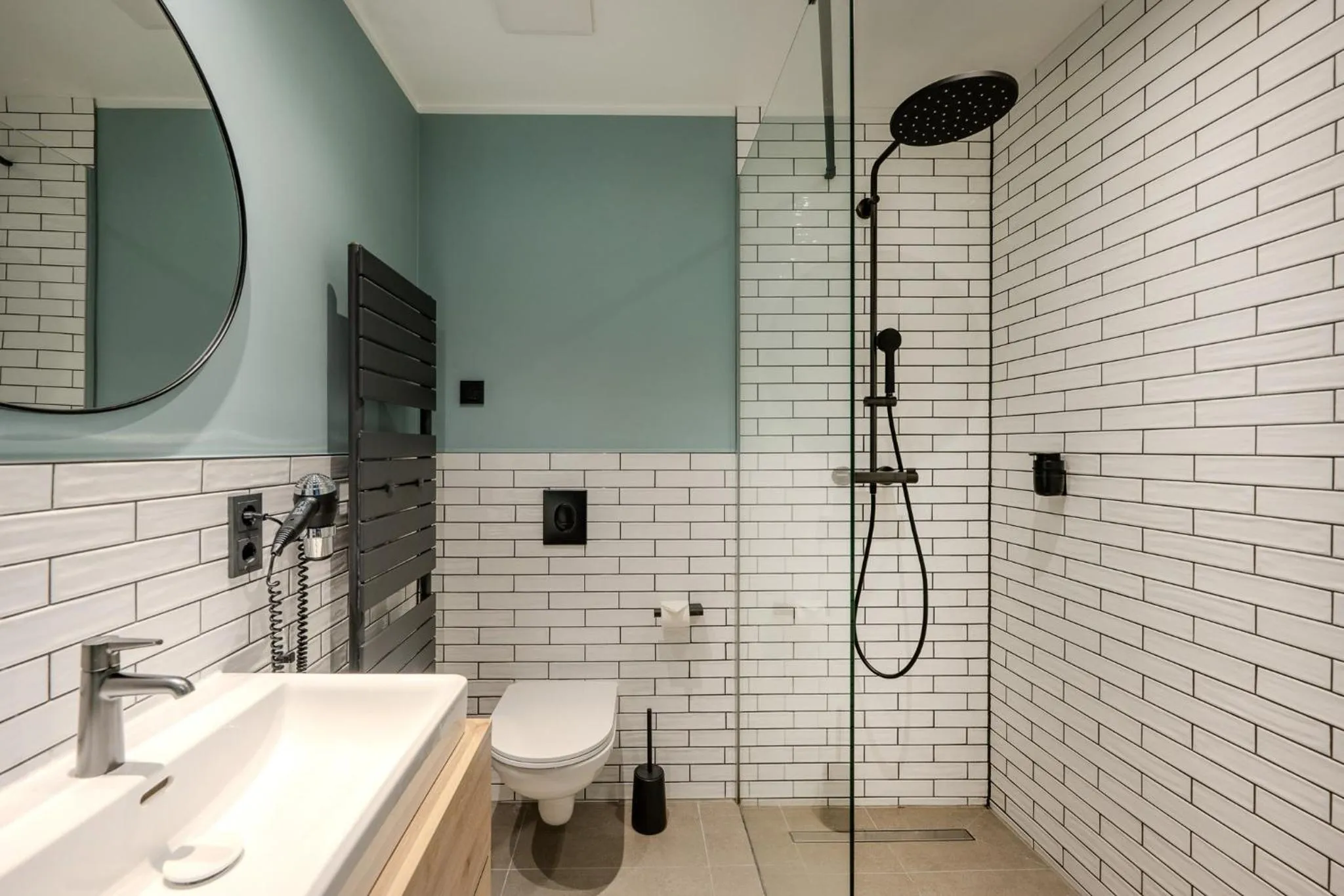 Shower in The Base Berlin ONE