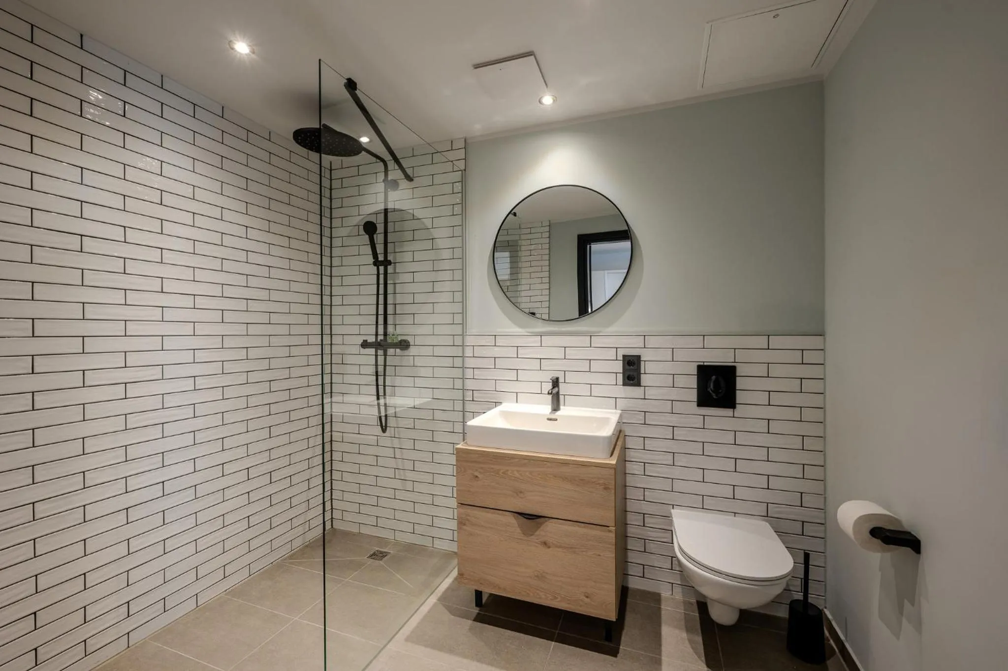 Shower in The Base Berlin ONE