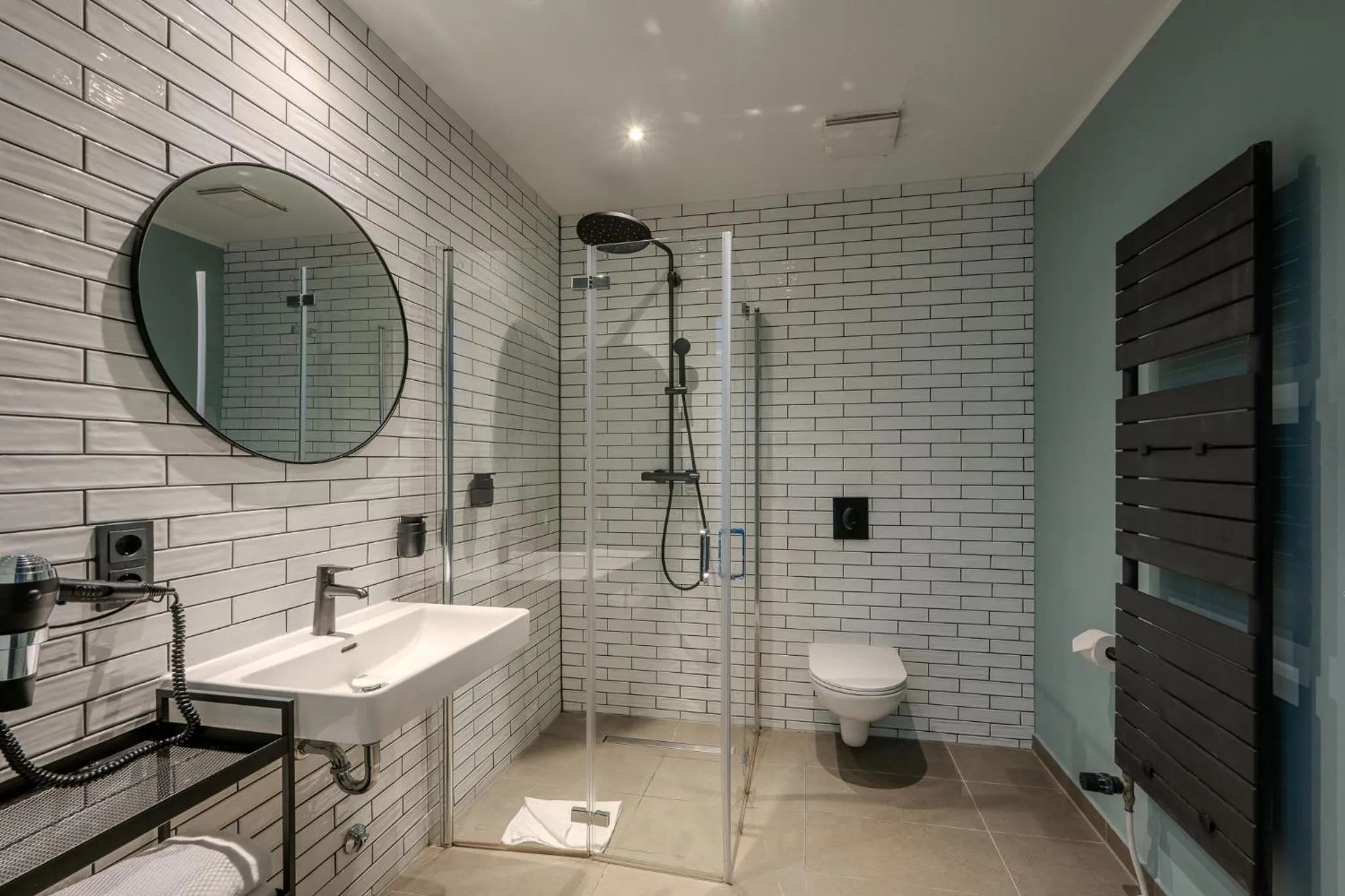 Shower in The Base Berlin ONE