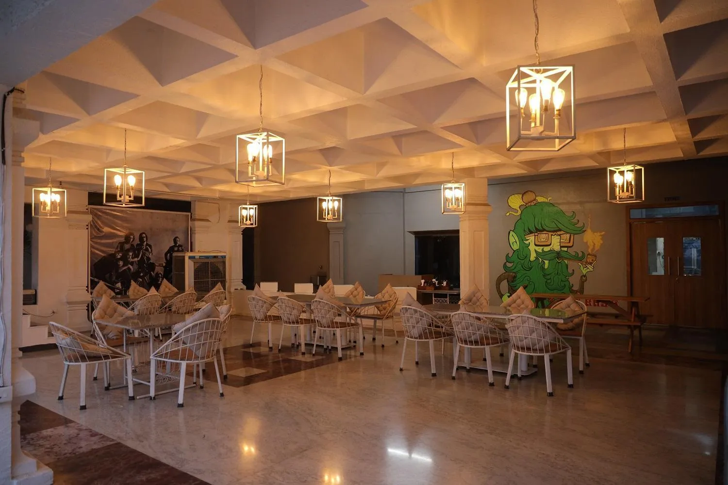 Restaurant/places to eat in Hotel FORT28