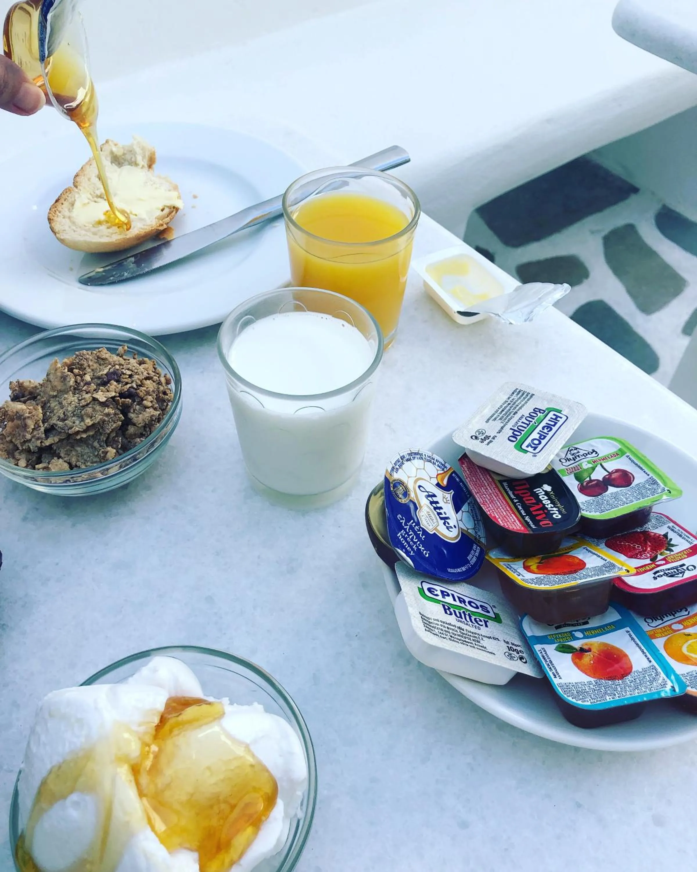 Breakfast in Taki's Guests