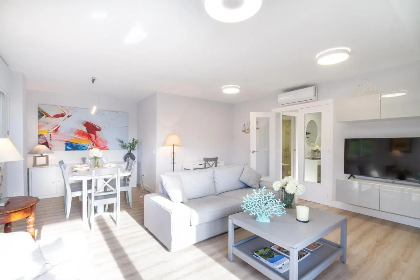 TV and multimedia in MARBELLA BANUS SUITES - Marbella Centre Soriano 56 Suite Apartment