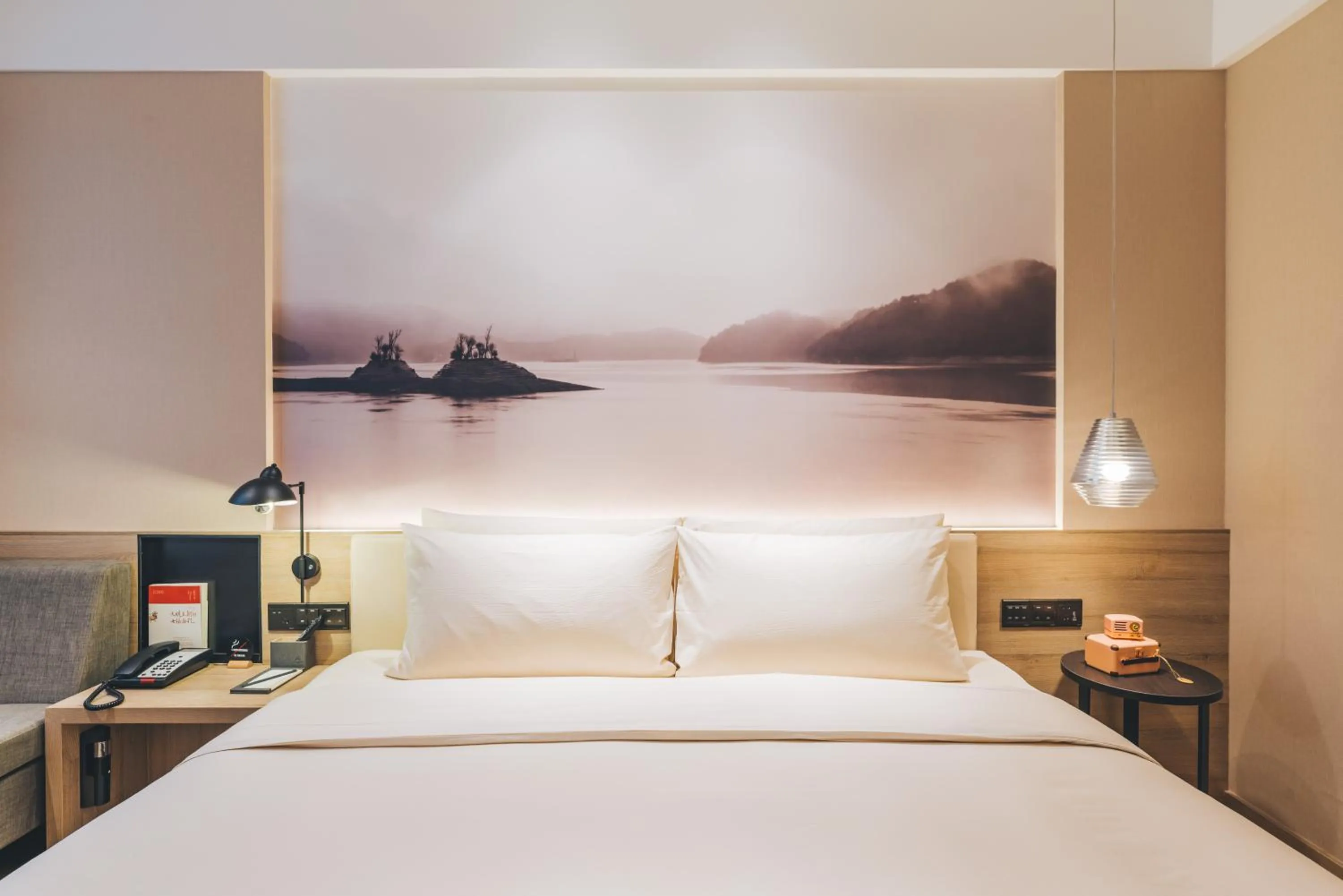 Bed in Atour Hotel Shanghai New International Expo Center Maglev Station