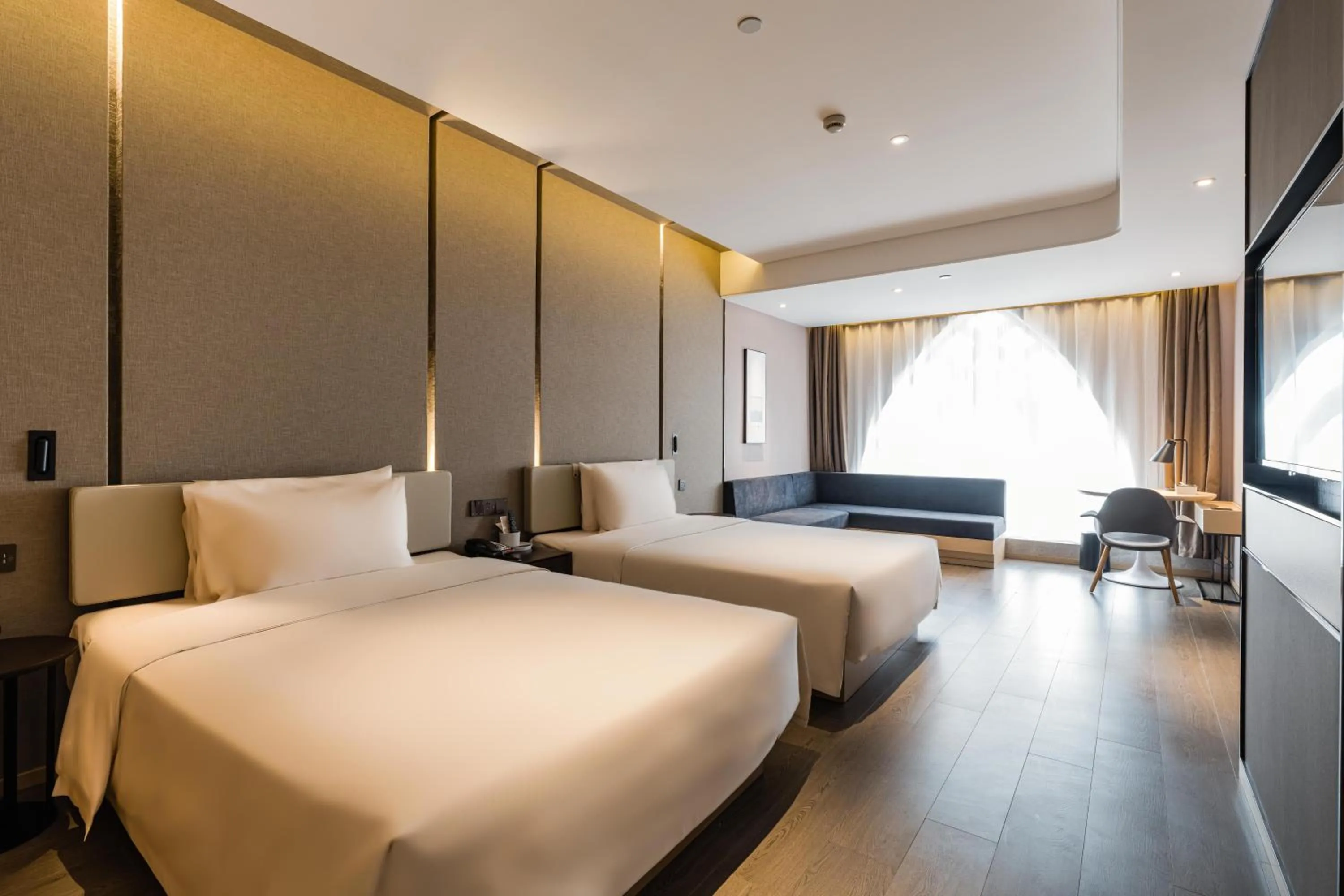 Property building, Bed in Atour Hotel Shanghai New International Expo Center Maglev Station