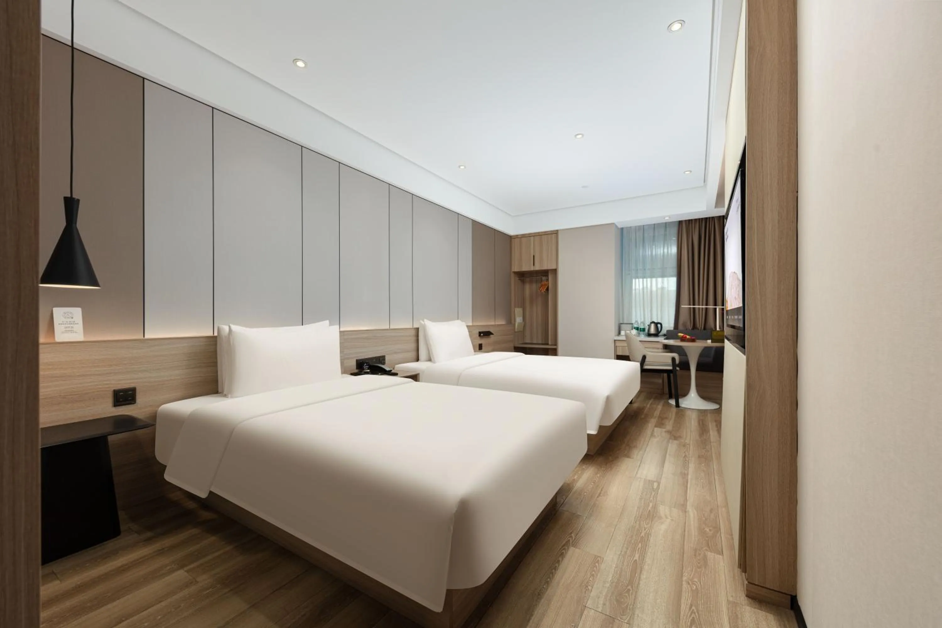 Photo of the whole room, Bed in Atour Hotel Shanghai Hongqiao Korea Street