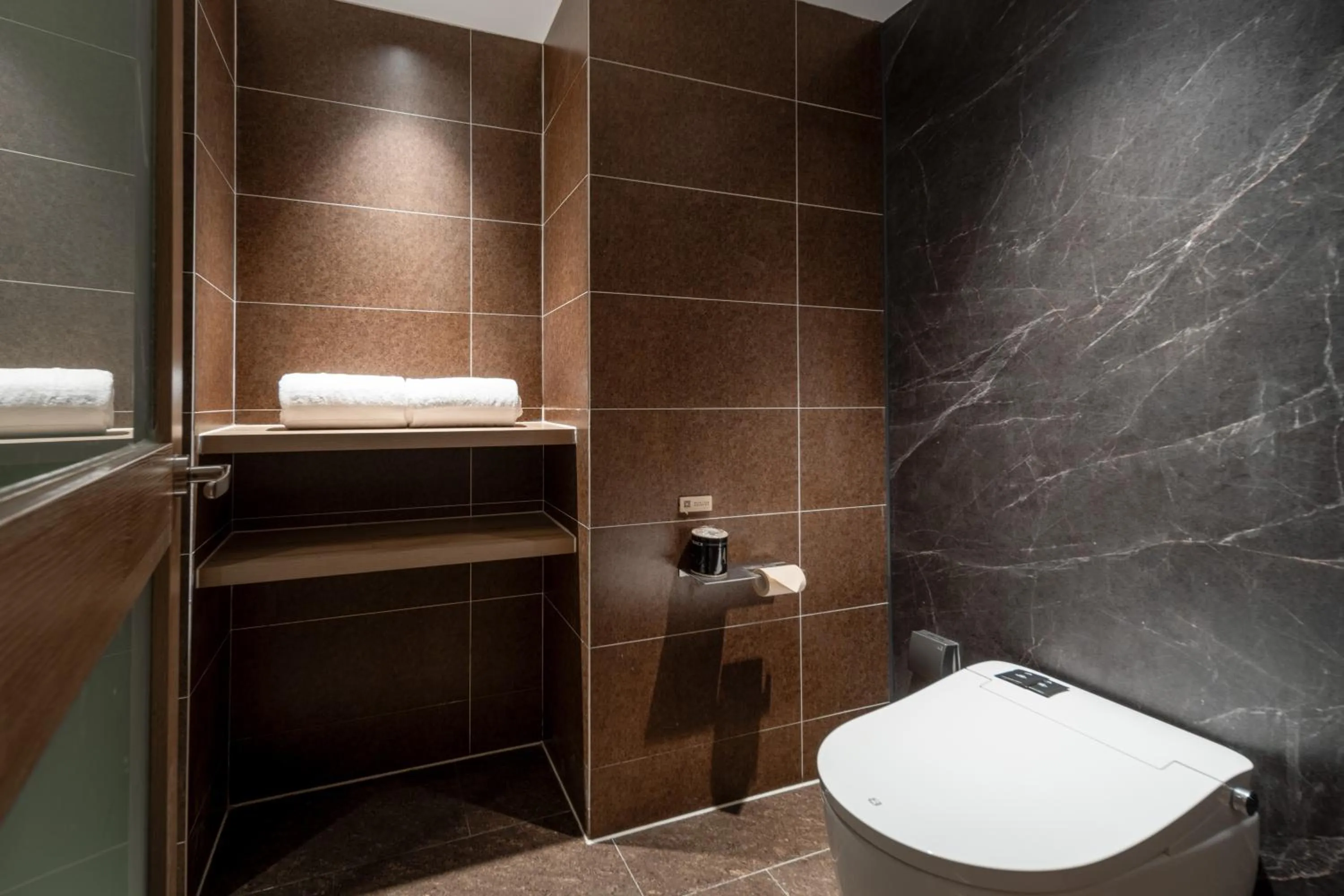 Shower in Atour Hotel Qingdao Olympic Sailing Center May Fourth Square