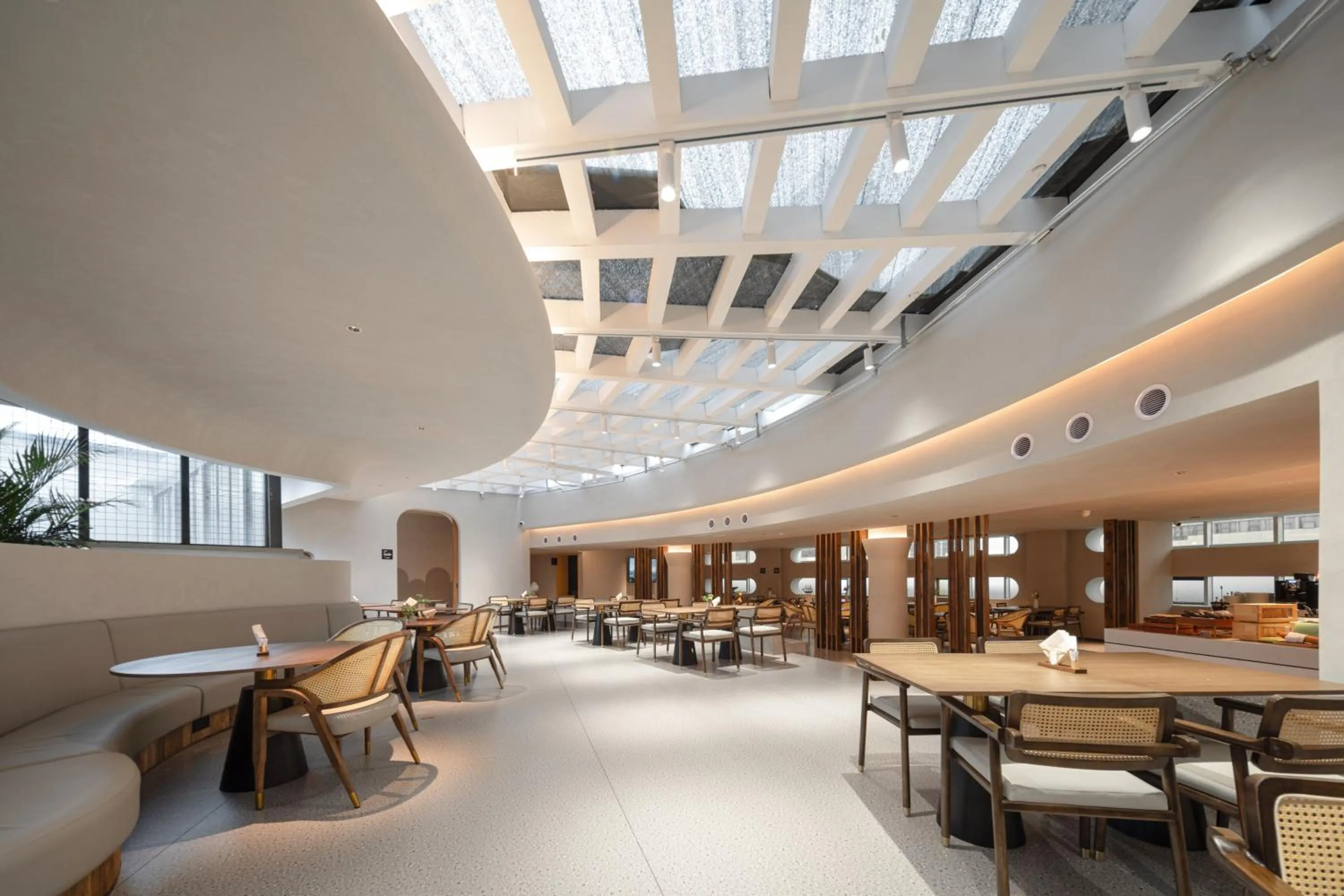 Restaurant/places to eat in Atour Hotel Qingdao Olympic Sailing Center May Fourth Square