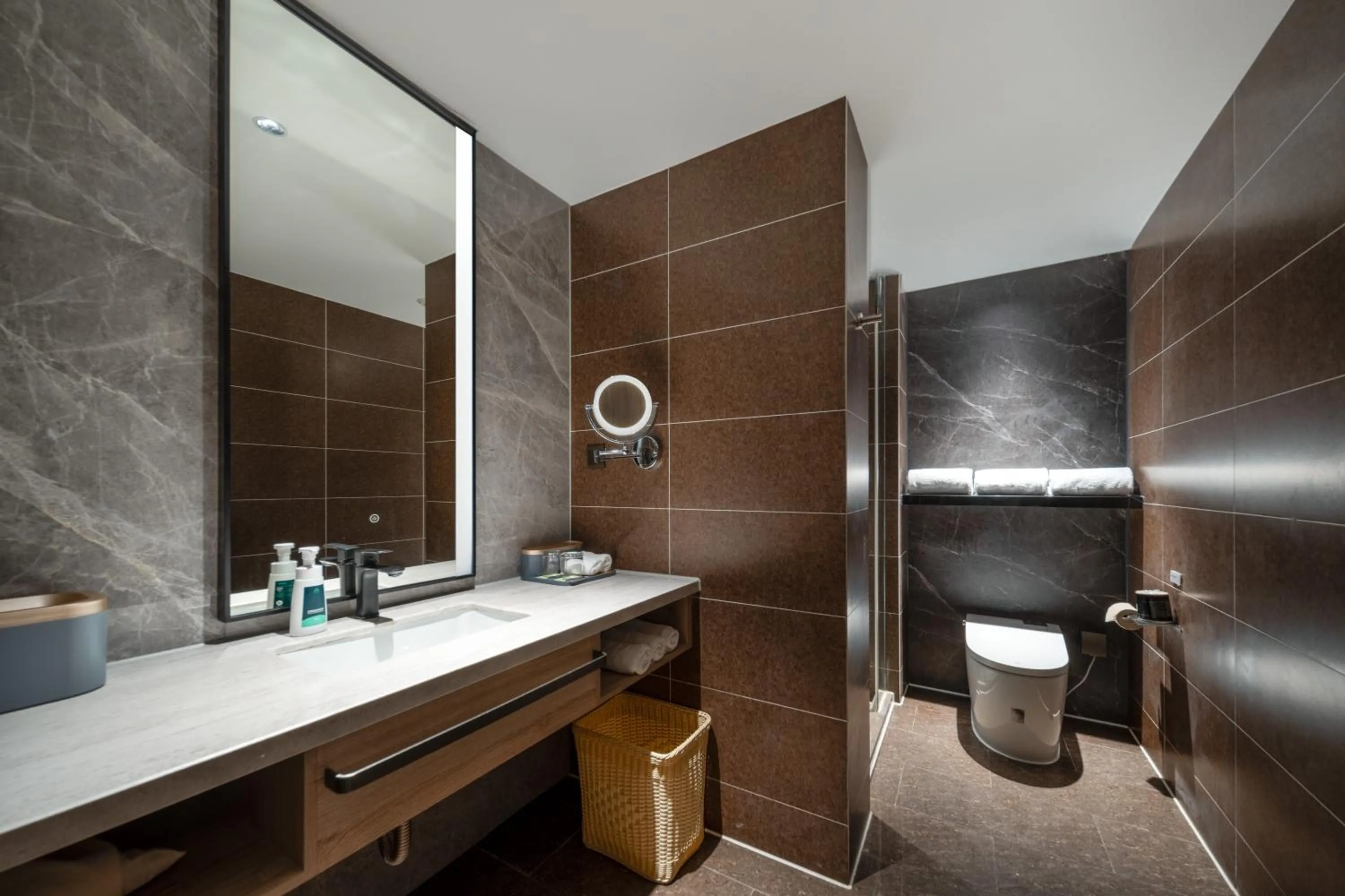 Shower in Atour Hotel Qingdao Olympic Sailing Center May Fourth Square