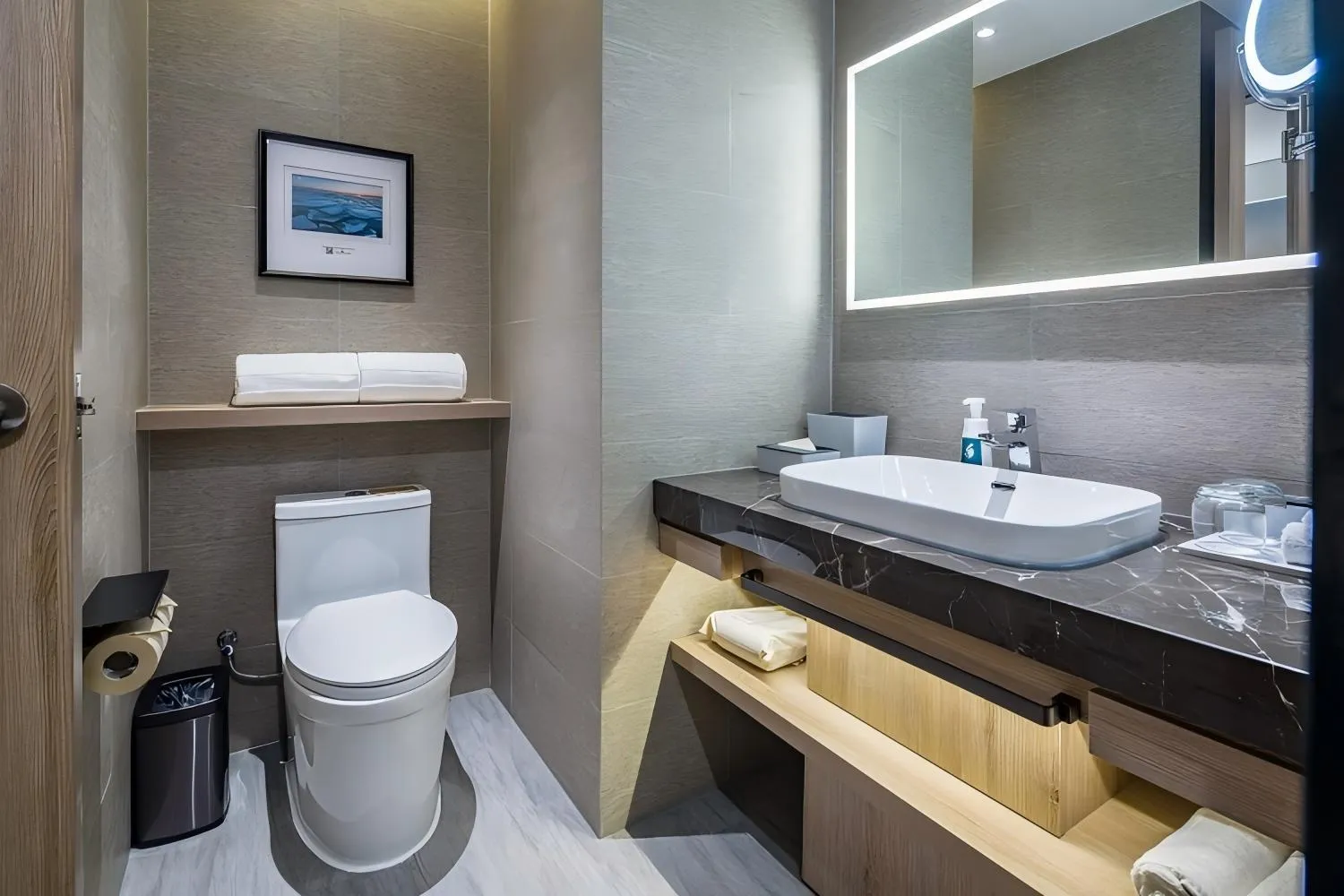 Atour Hotel Qingdao Fuzhou Road Sakura Town