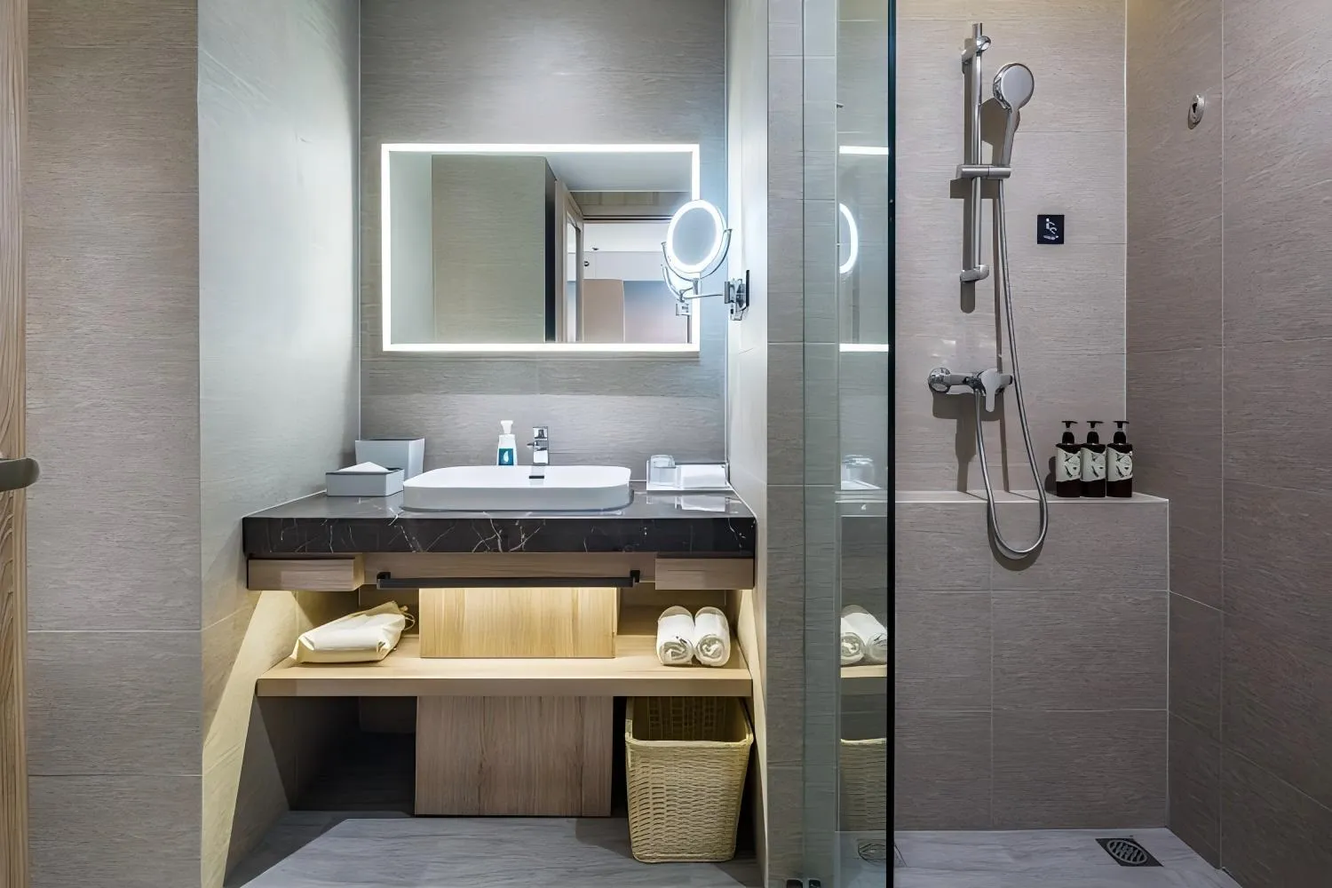 Atour Hotel Qingdao Fuzhou Road Sakura Town