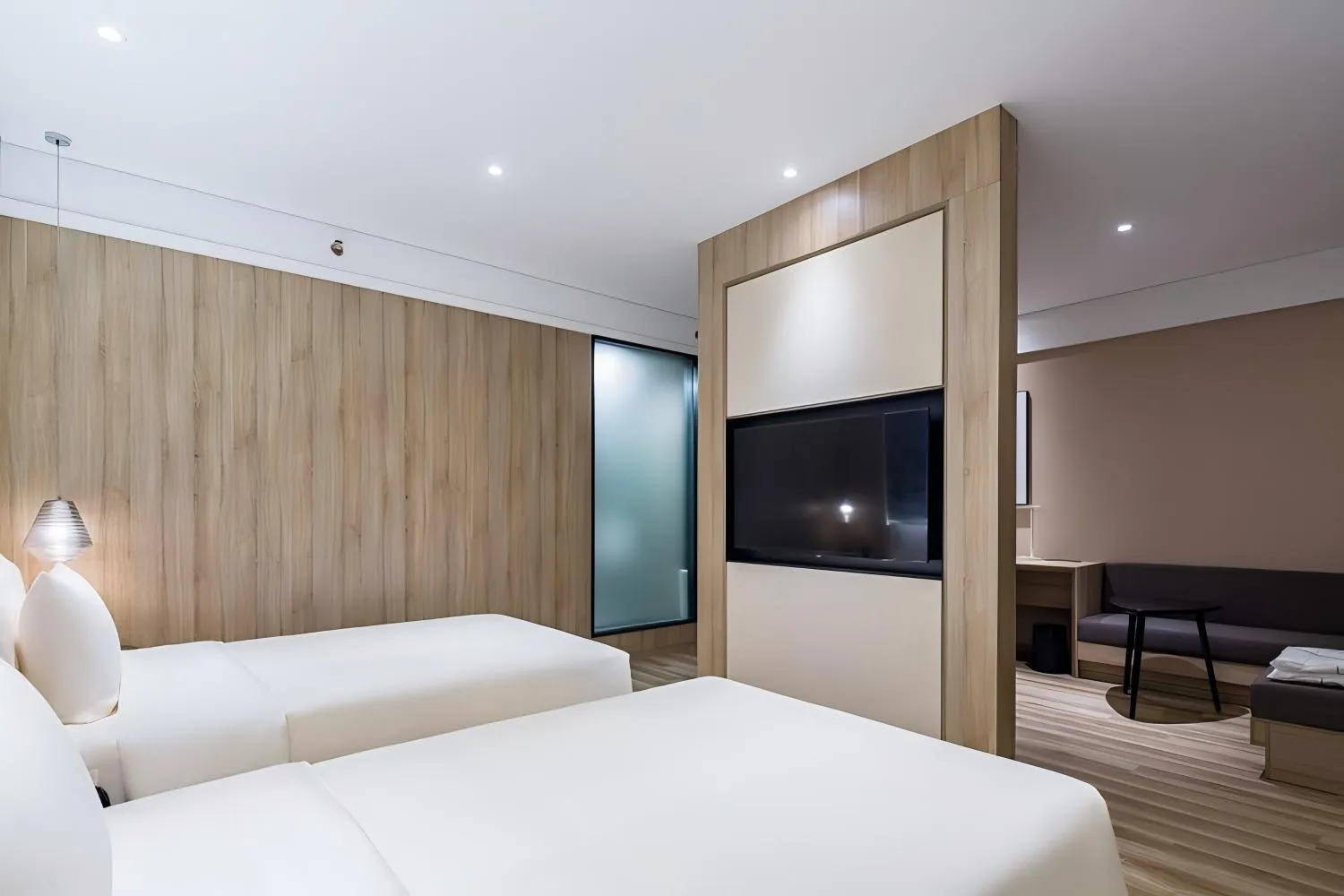 Bed in Atour Hotel Qingdao Fuzhou Road Sakura Town