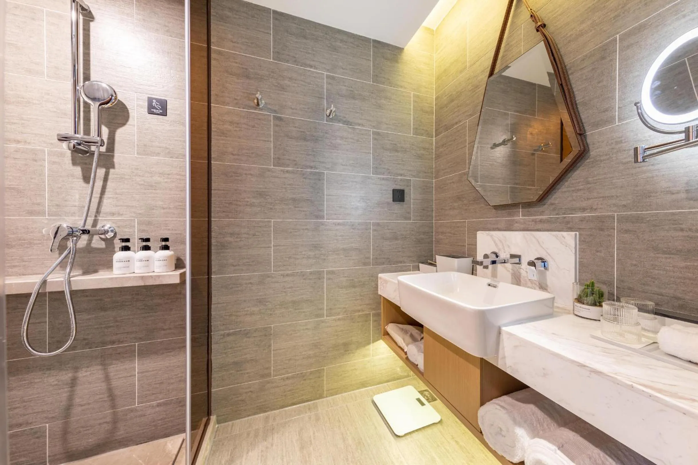 Atour Hotel Shenzhen Baoan International Convention and Exhibition Center