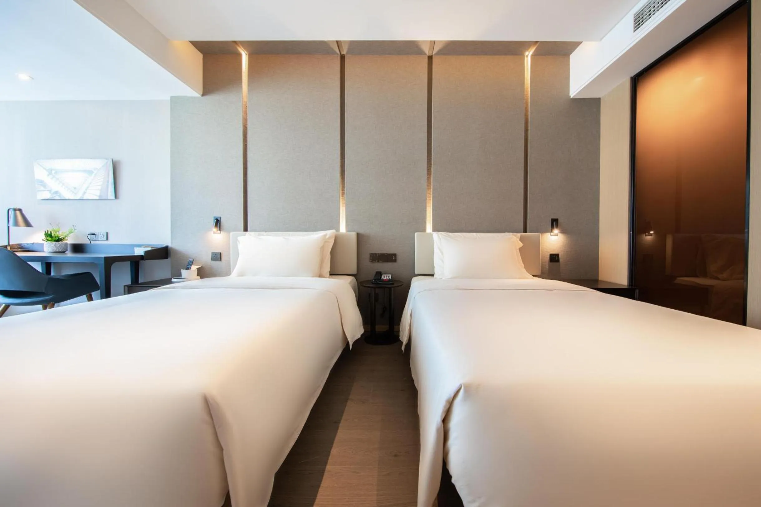 Bed in Atour Hotel Shenzhen Baoan International Convention and Exhibition Center