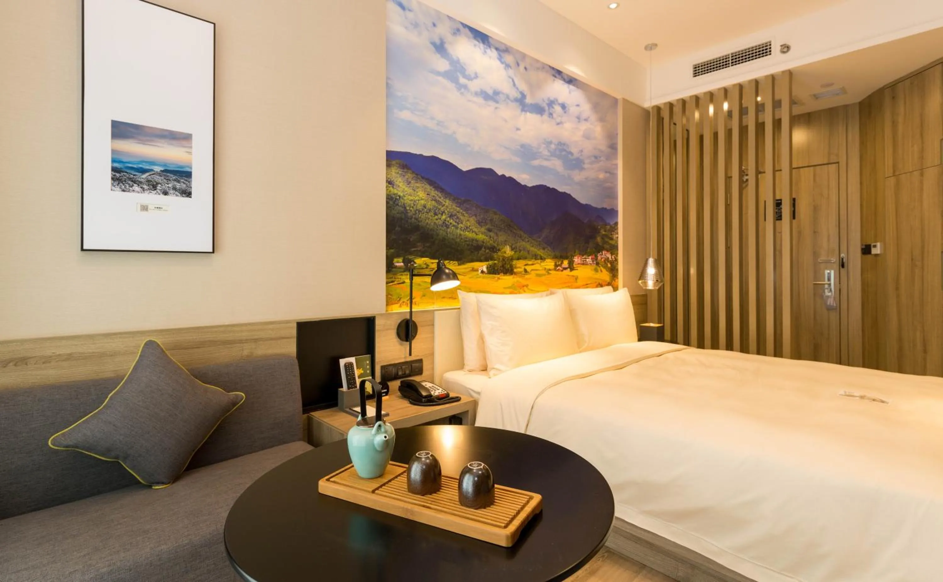 Bedroom, Bed in Atour Hotel Chongqing Hongyadong Riverview