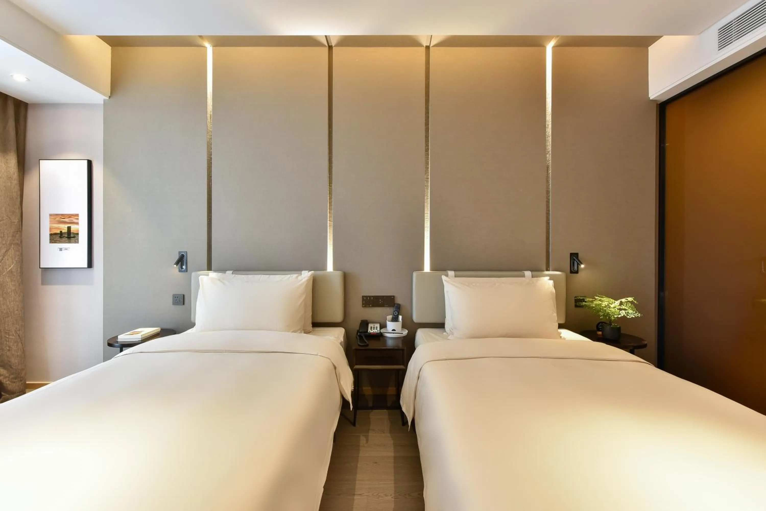 Photo of the whole room in Atour Hotel Beijing Chaoyangmen