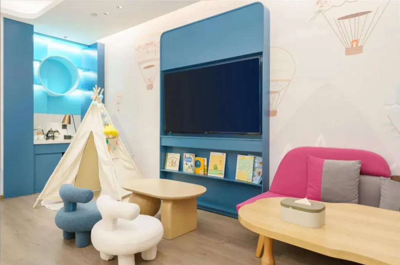 Dalian Airport Yingke Road Atour Hotel