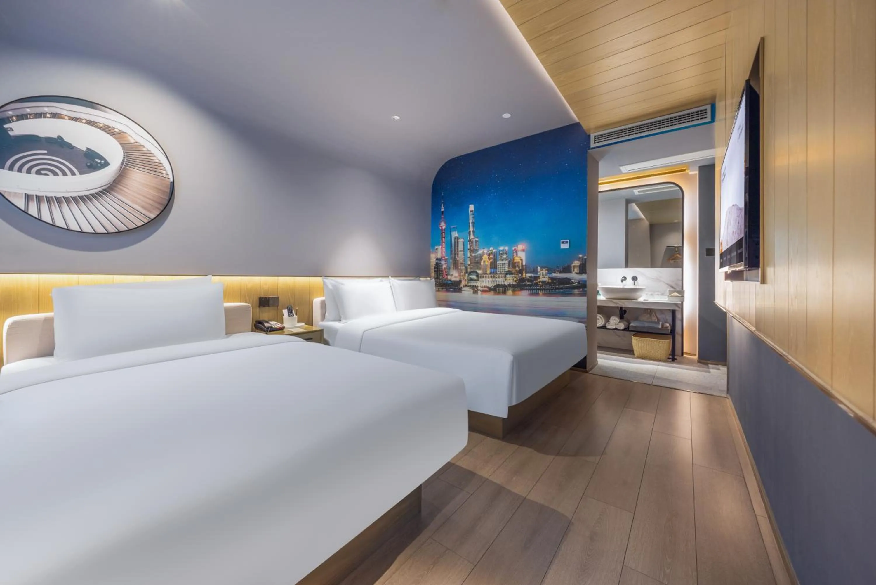 Photo of the whole room, Bed in Atour X Hotel The Bund East Nanjing Road