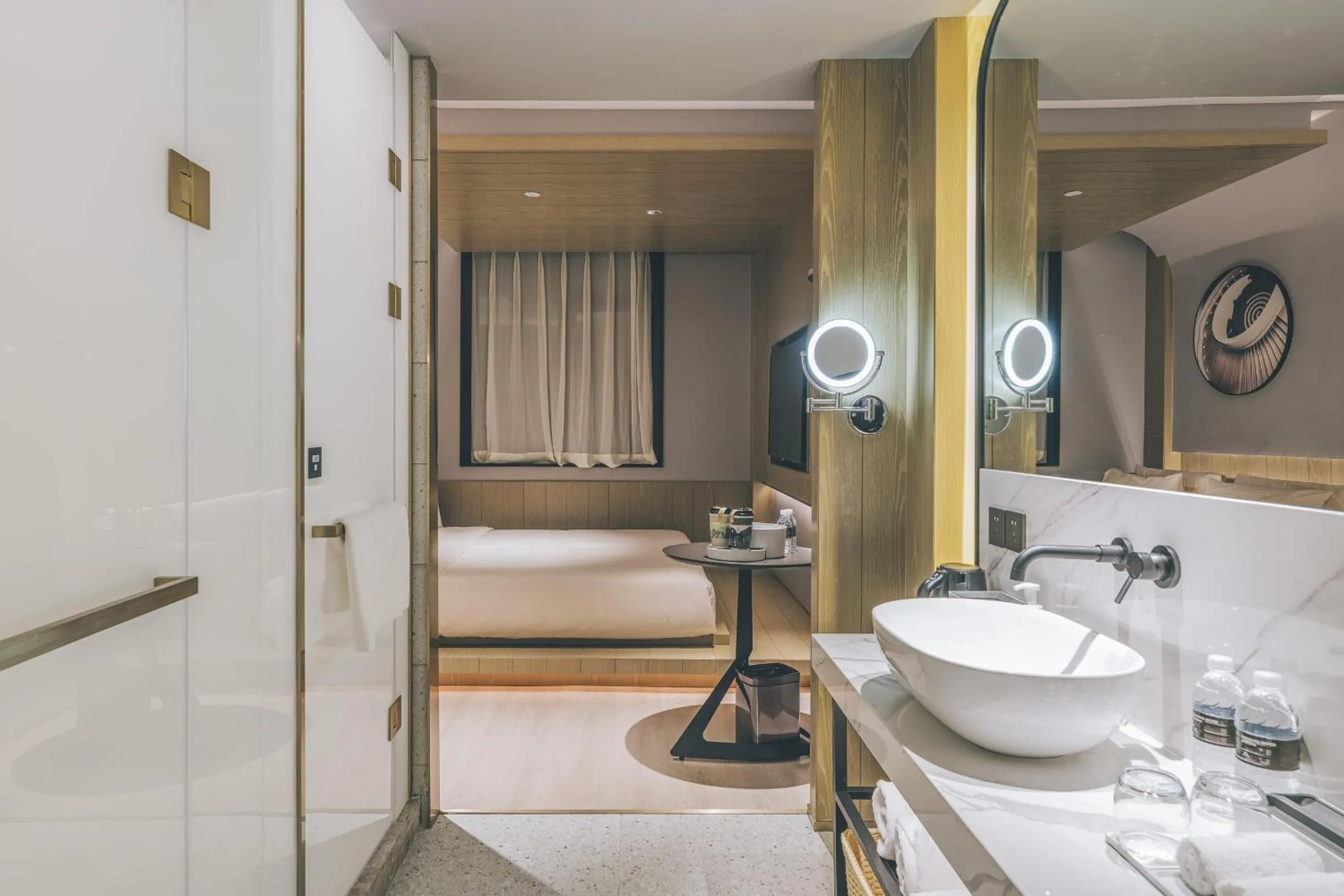 Photo of the whole room, Bed in Atour X Hotel The Bund East Nanjing Road