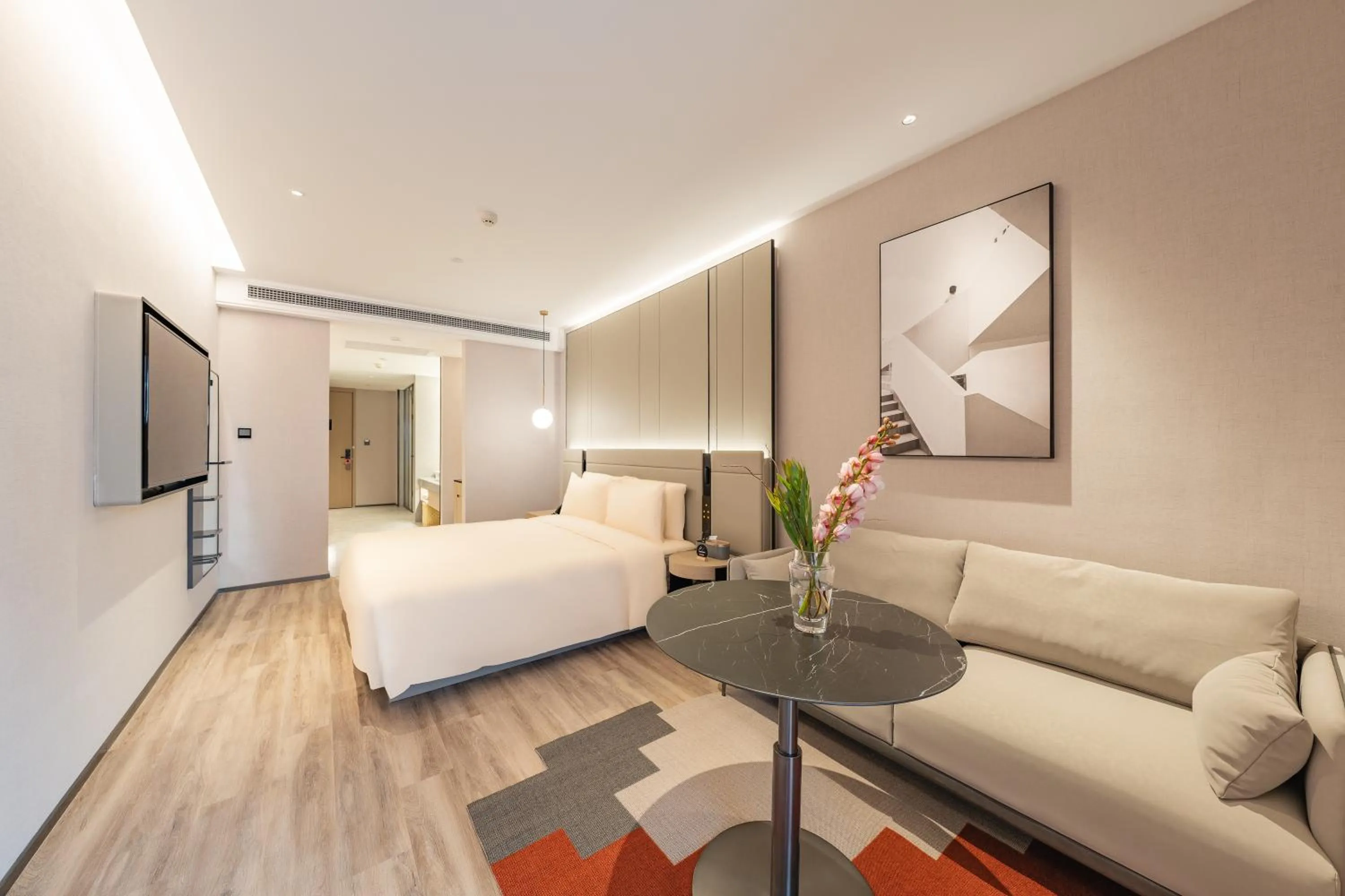 Photo of the whole room, Bed in Atour S Hotel Shanghai Lujiazui Expo Center