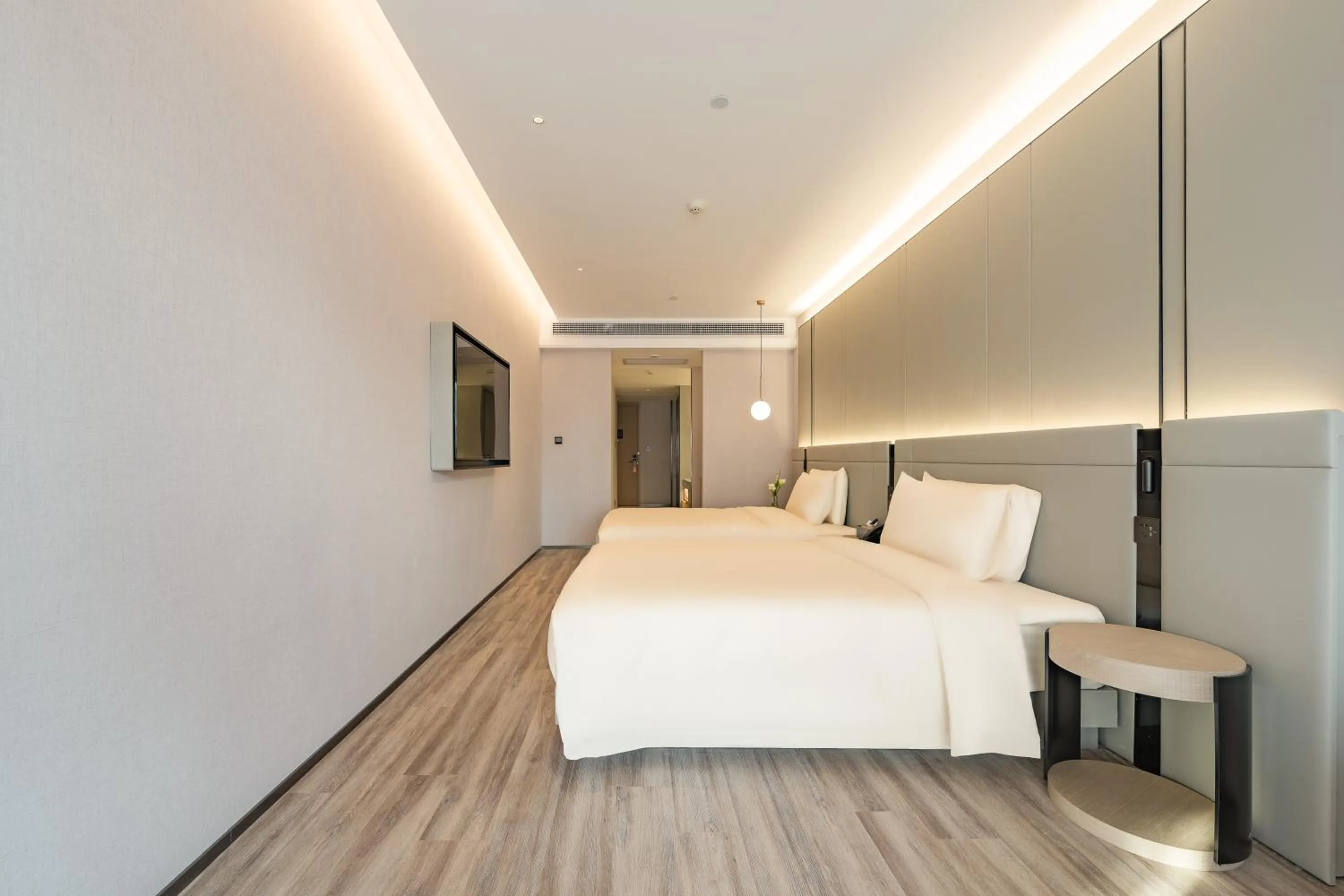 Photo of the whole room, Bed in Atour S Hotel Shanghai Lujiazui Expo Center