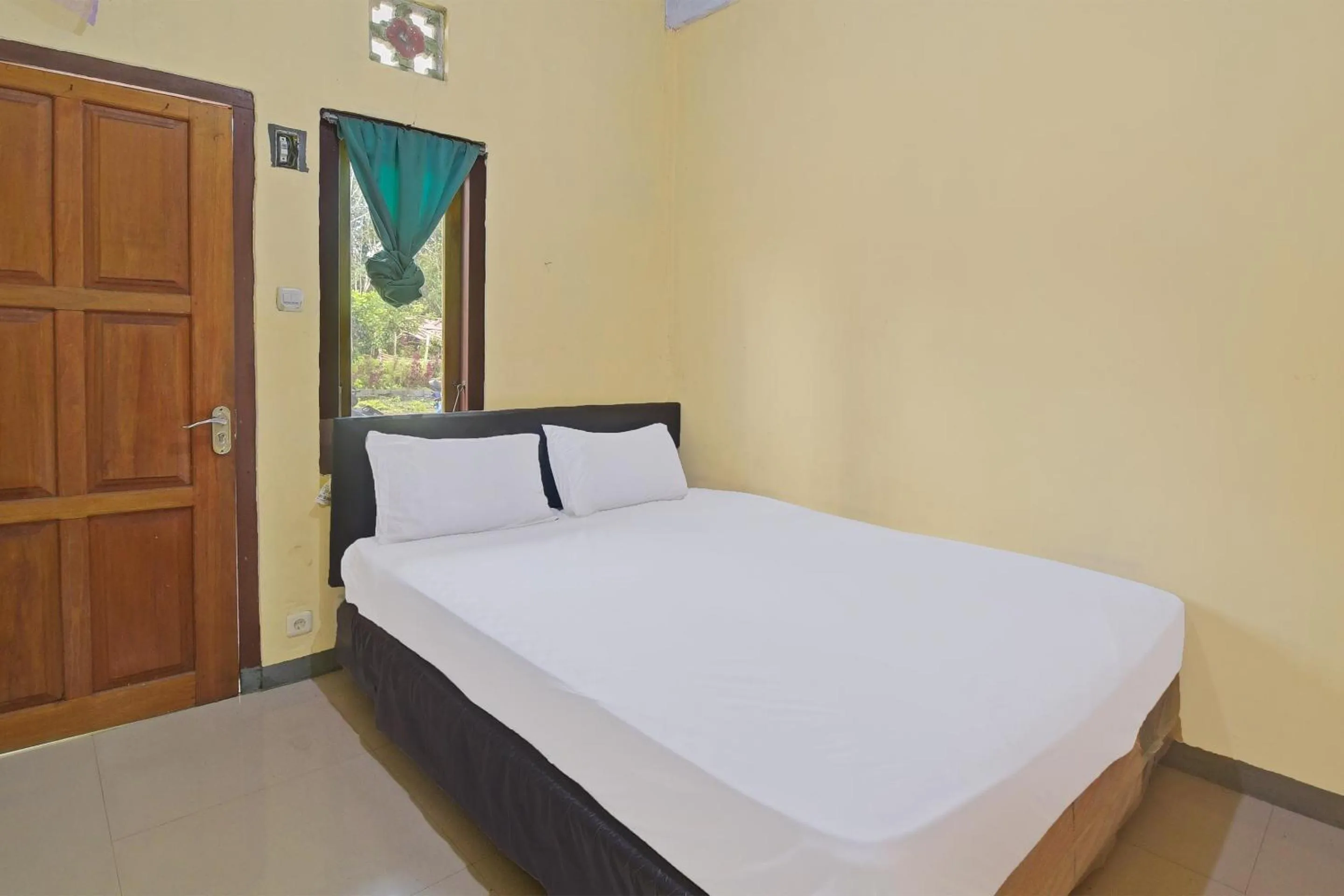 Bedroom, Bed in Hotel O Susupuan KostNearTaman Deki Lestari