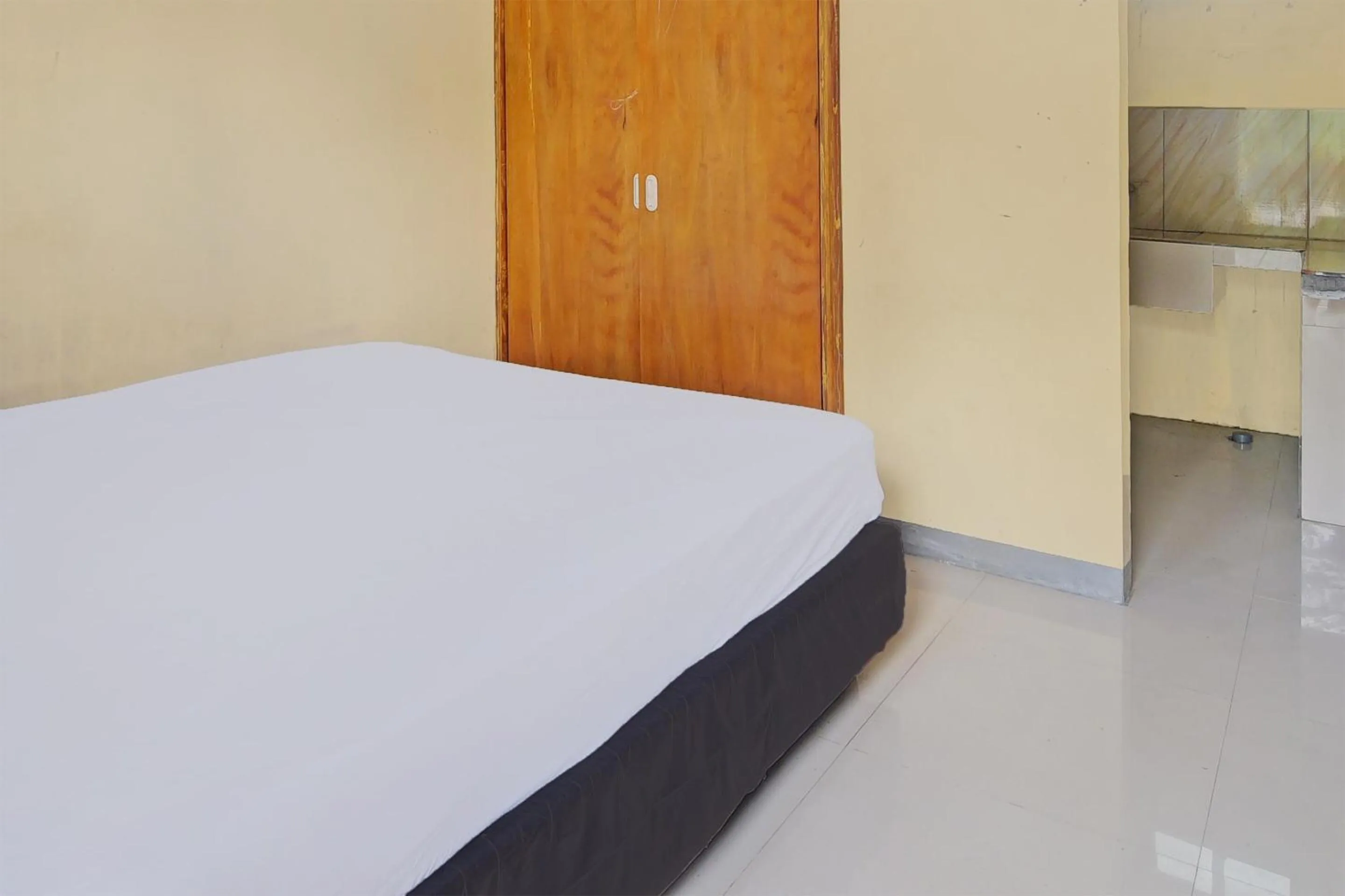 Bedroom, Bed in Hotel O Susupuan KostNearTaman Deki Lestari