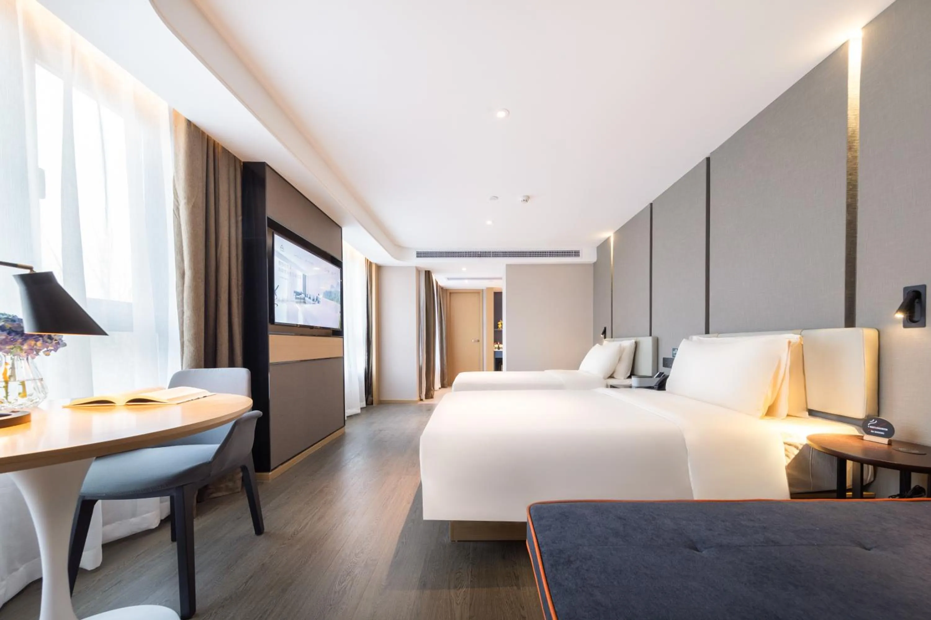 Photo of the whole room, Bed in Atour Hotel Suzhou Guanqian Street Leqiao Station