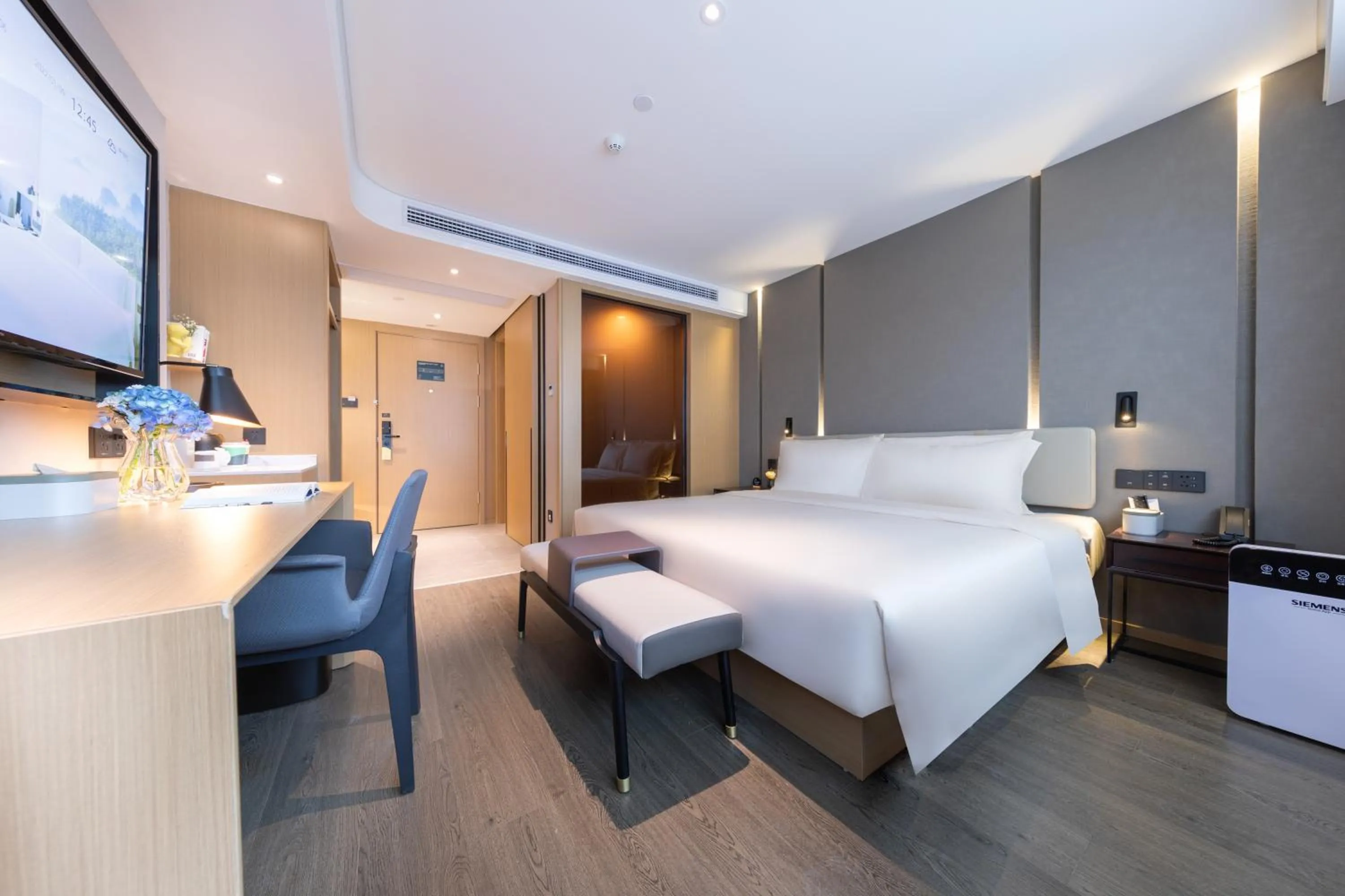 Bed in Atour Hotel Suzhou Guanqian Street Leqiao Station