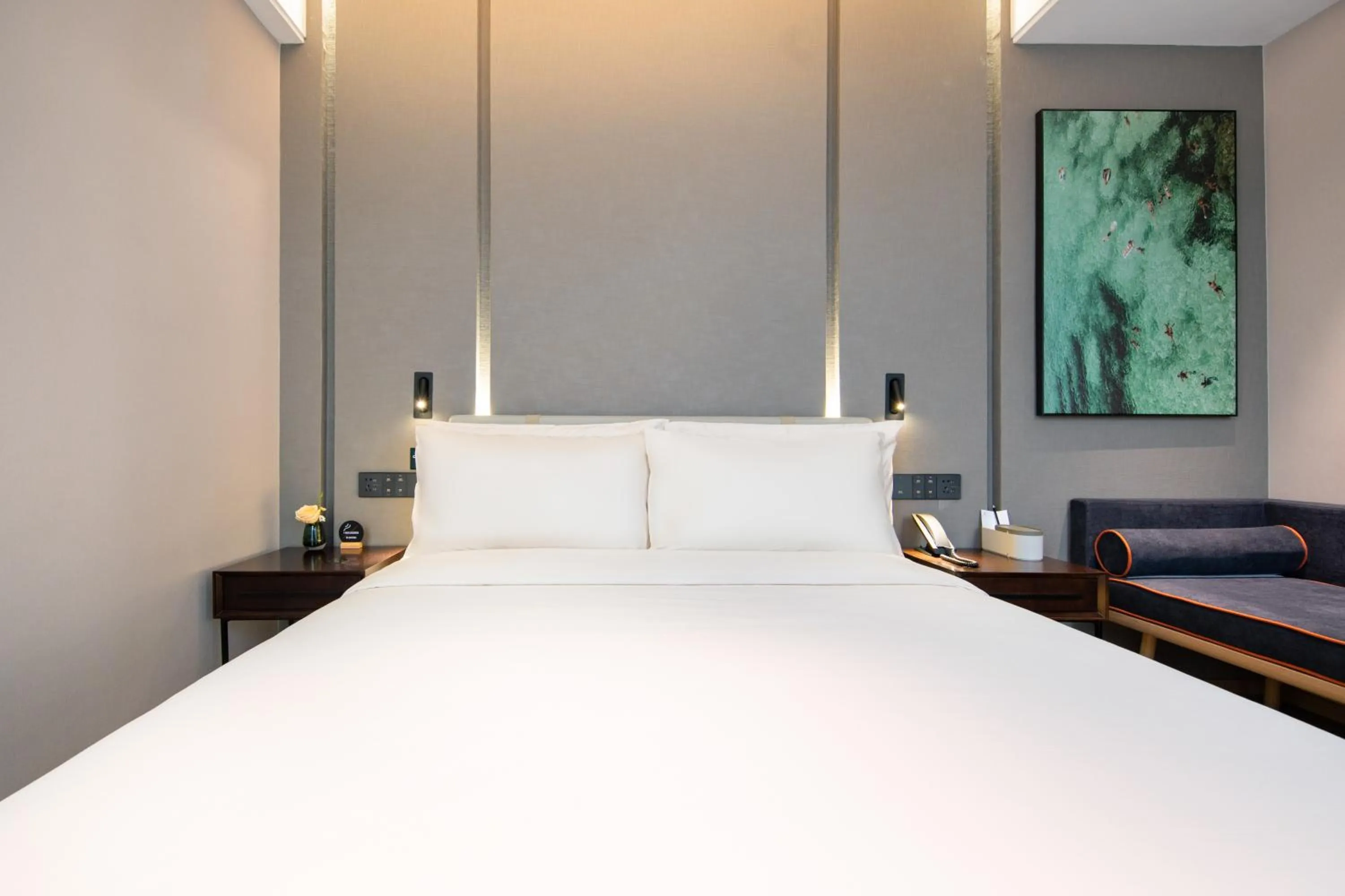 Bed in Atour Hotel Suzhou Guanqian Street Leqiao Station