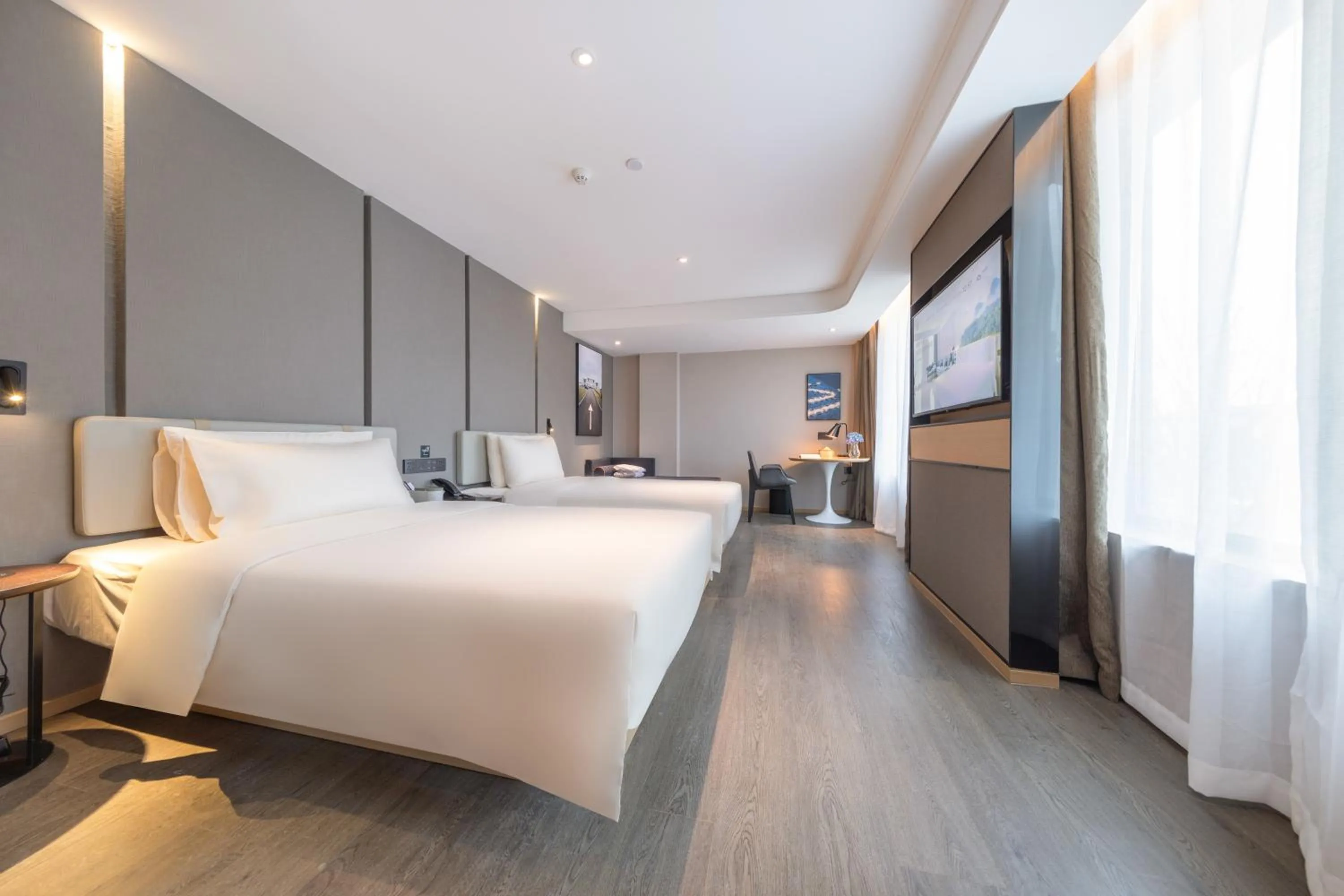 Photo of the whole room, Bed in Atour Hotel Suzhou Guanqian Street Leqiao Station